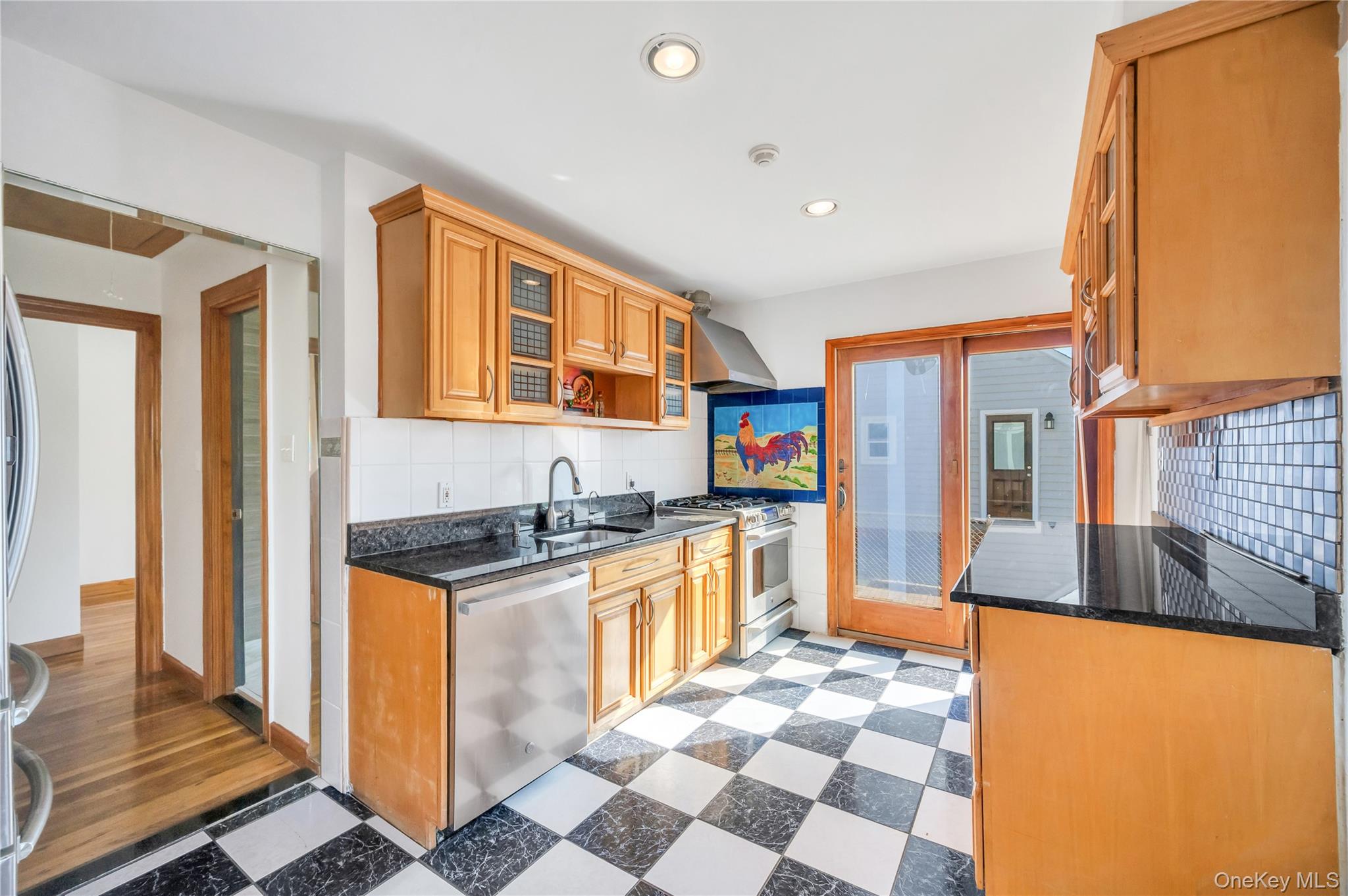 10 Winding Road, Hicksville, NY 11801