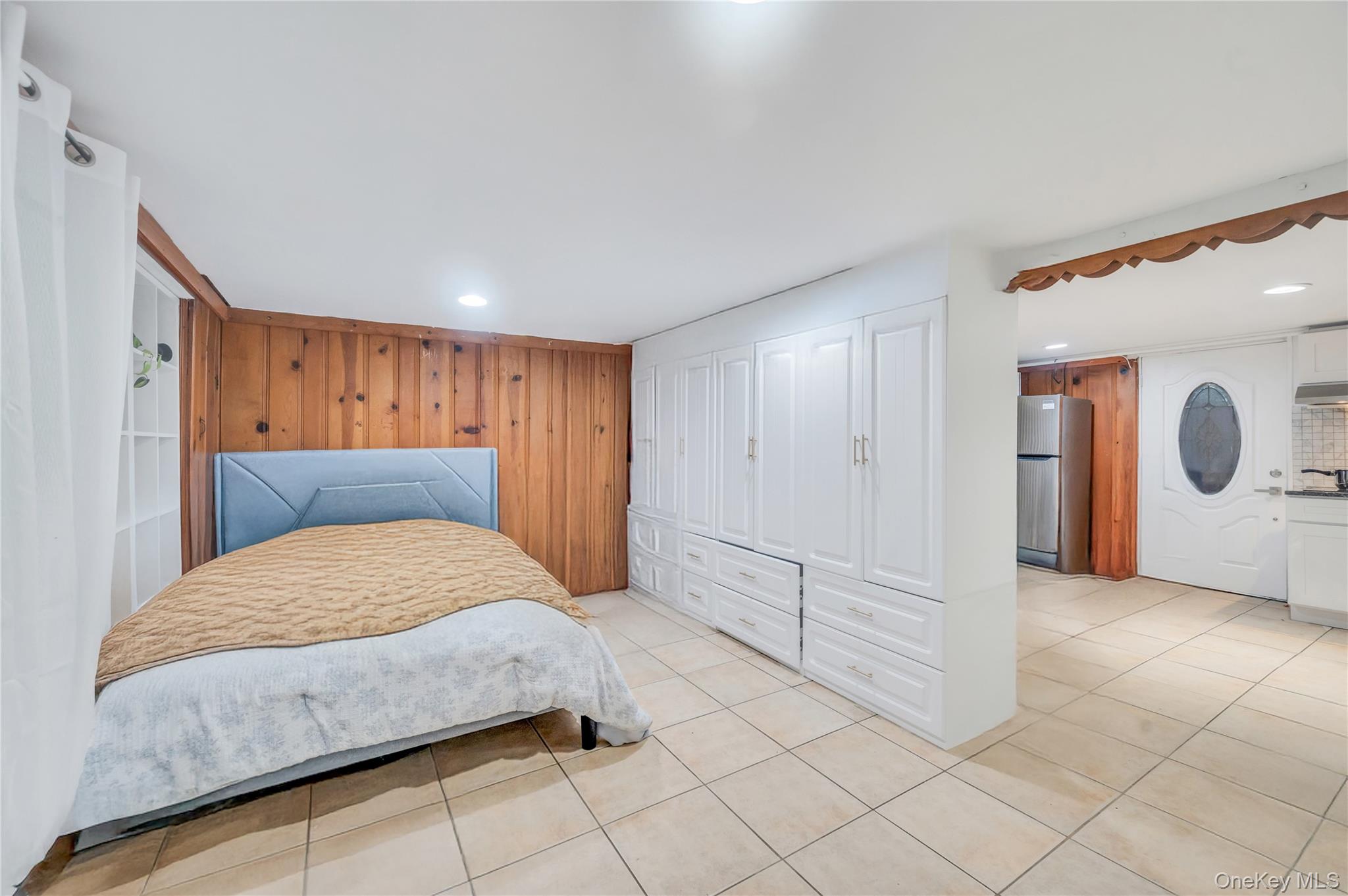 10 Winding Road, Hicksville, NY 11801