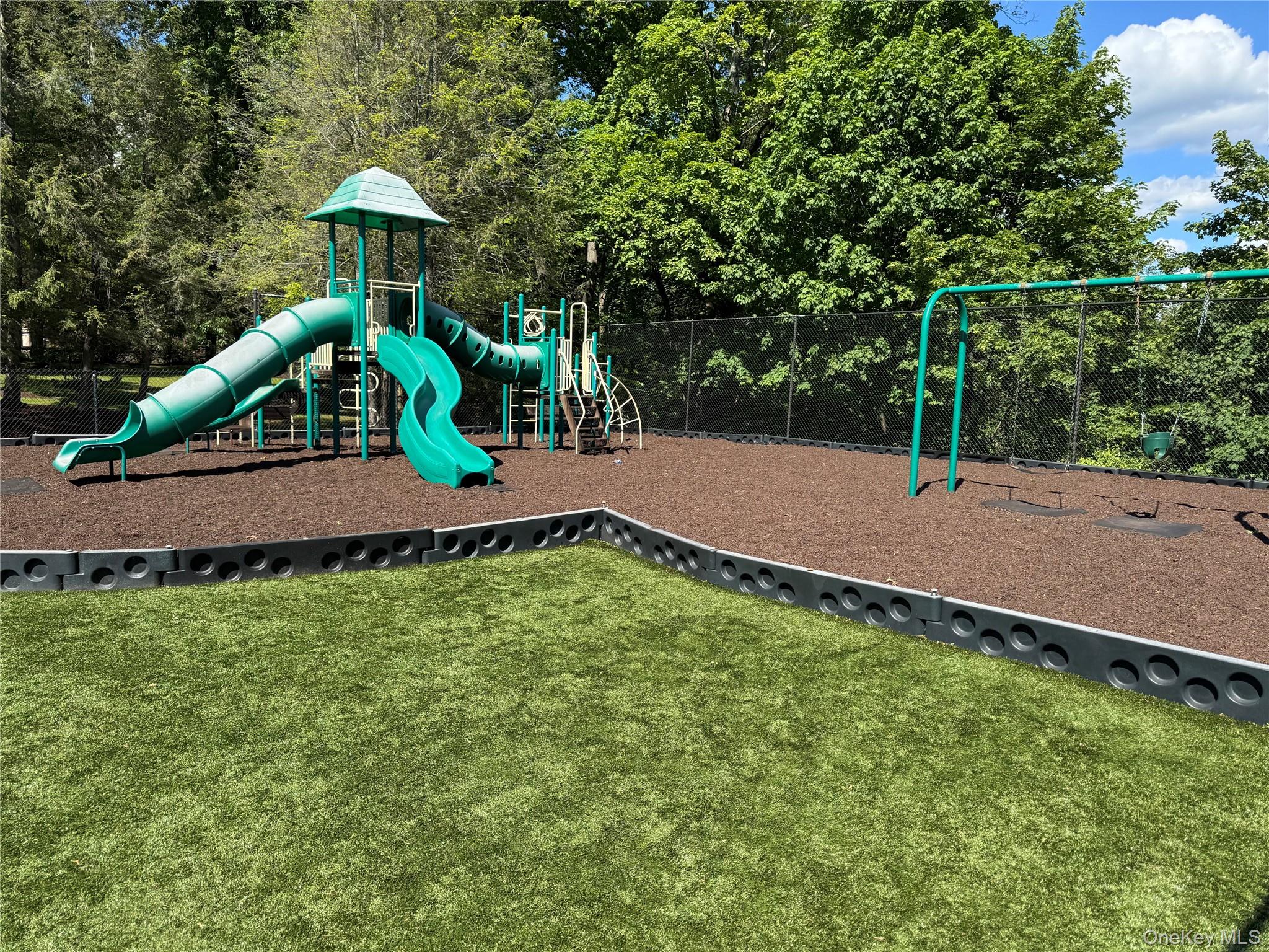 6 Greenwood Court, Briarcliff Manor, NY 10510