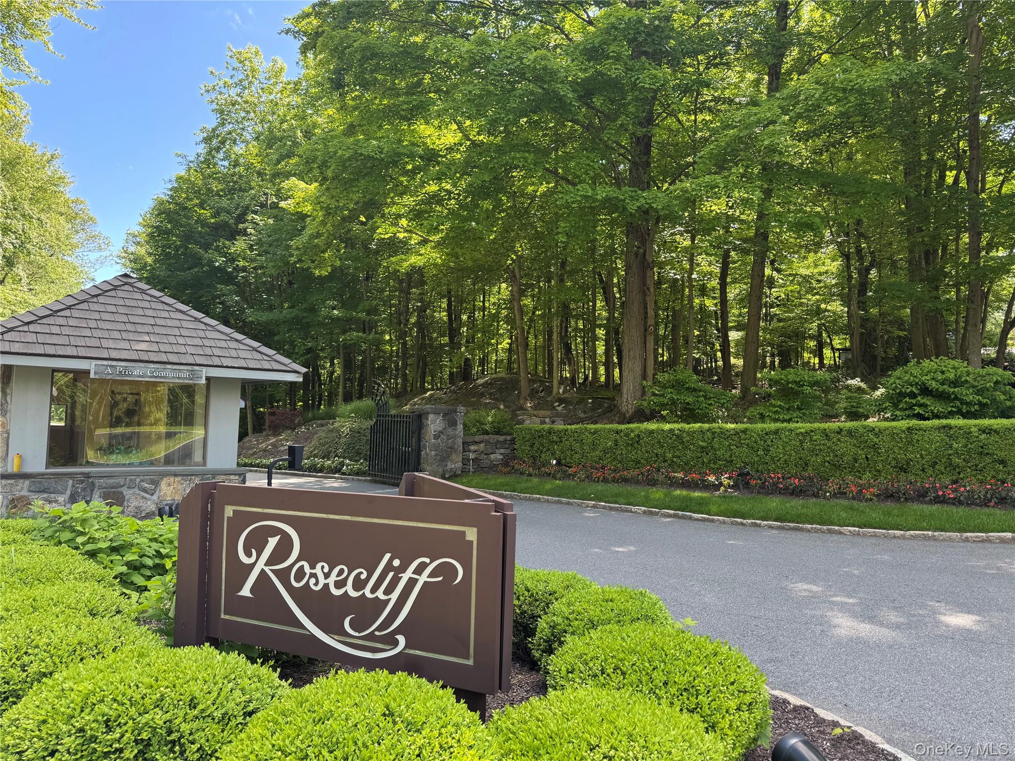 6 Greenwood Court, Briarcliff Manor, NY 10510