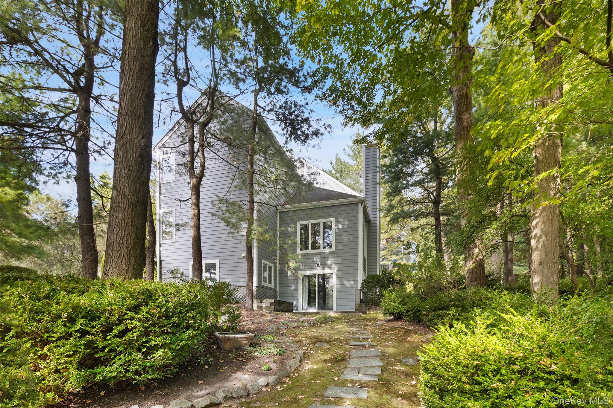 6 Greenwood Court, Briarcliff Manor, NY 10510