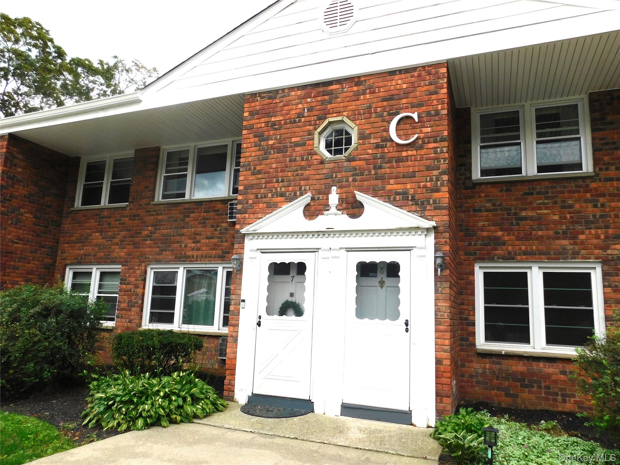 2710 South Road # C8, Poughkeepsie, NY 12601