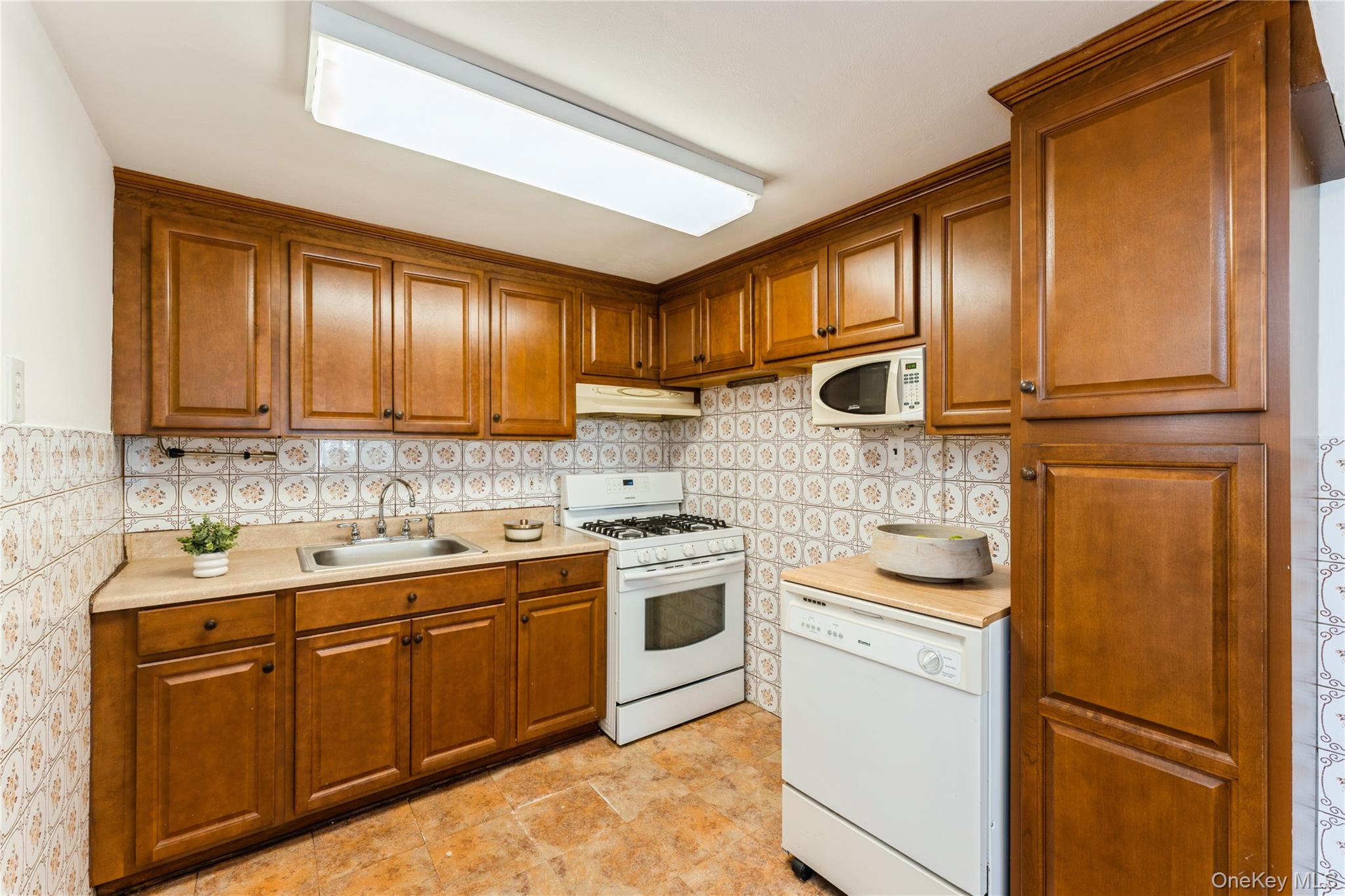 59 Cornwell Avenue, Valley Stream, NY 11580