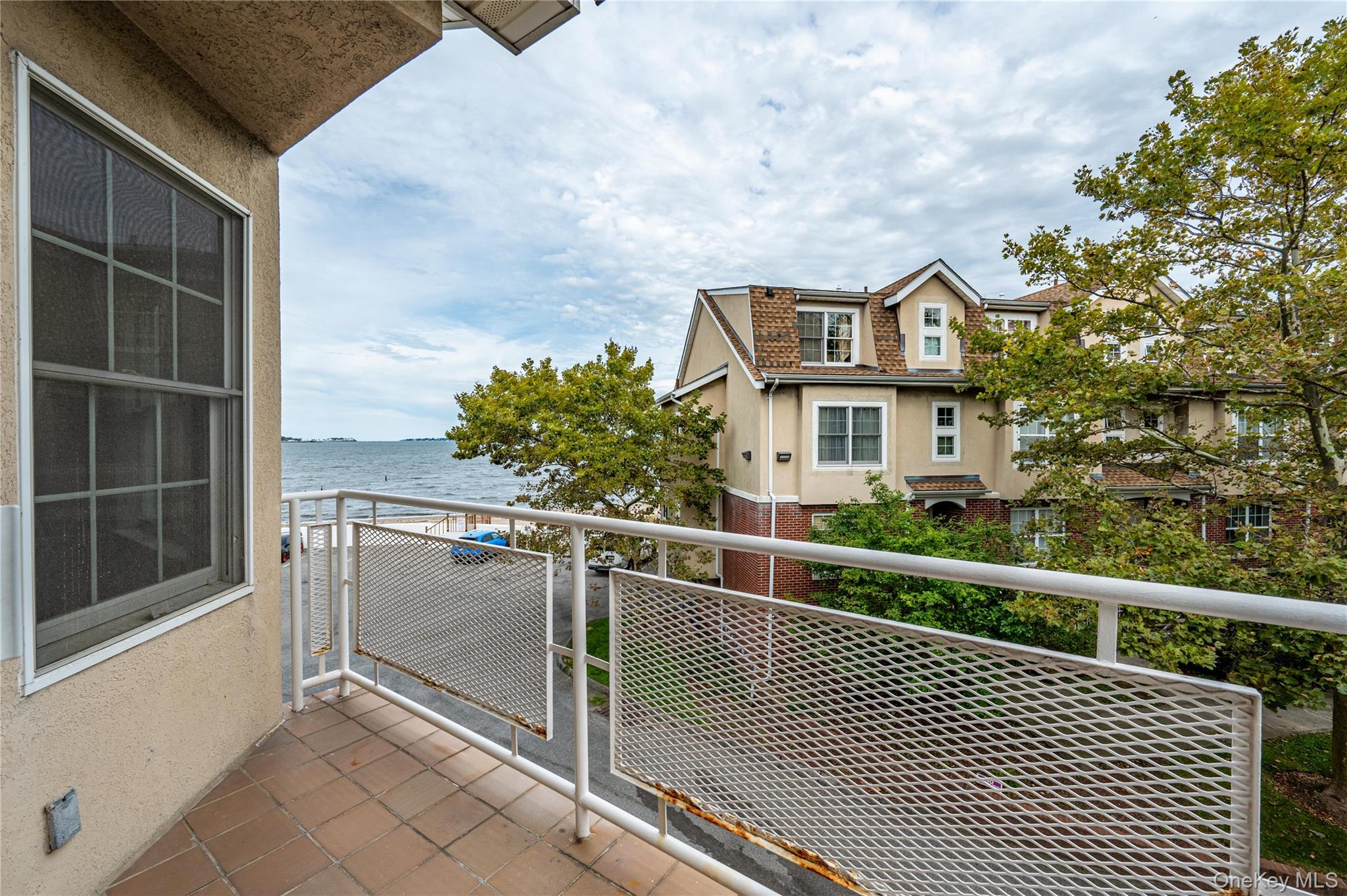 1 Patricia Lane # 209, Bronx, NY 10465