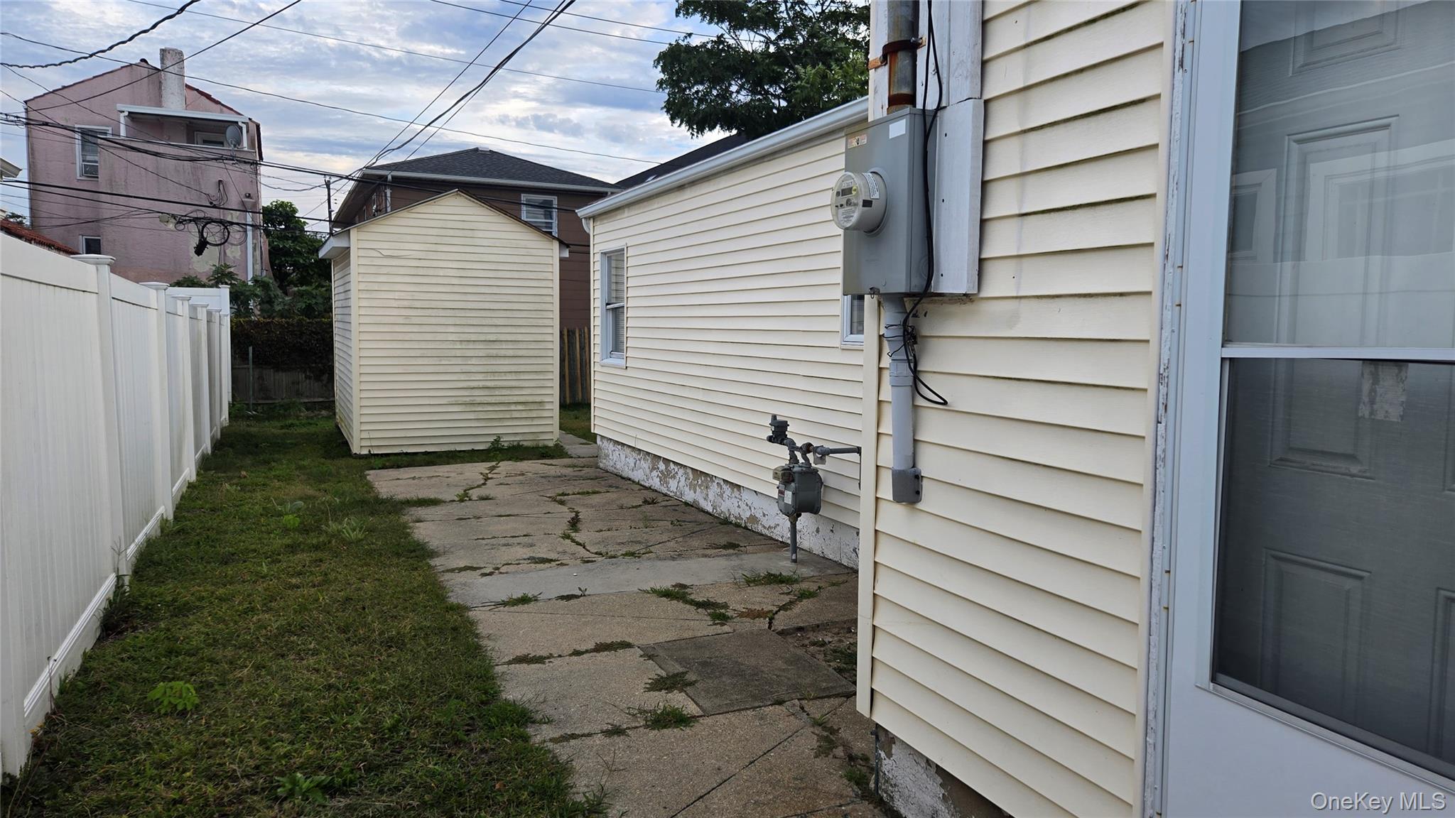 724 E Park Avenue, Long Beach, NY 11561