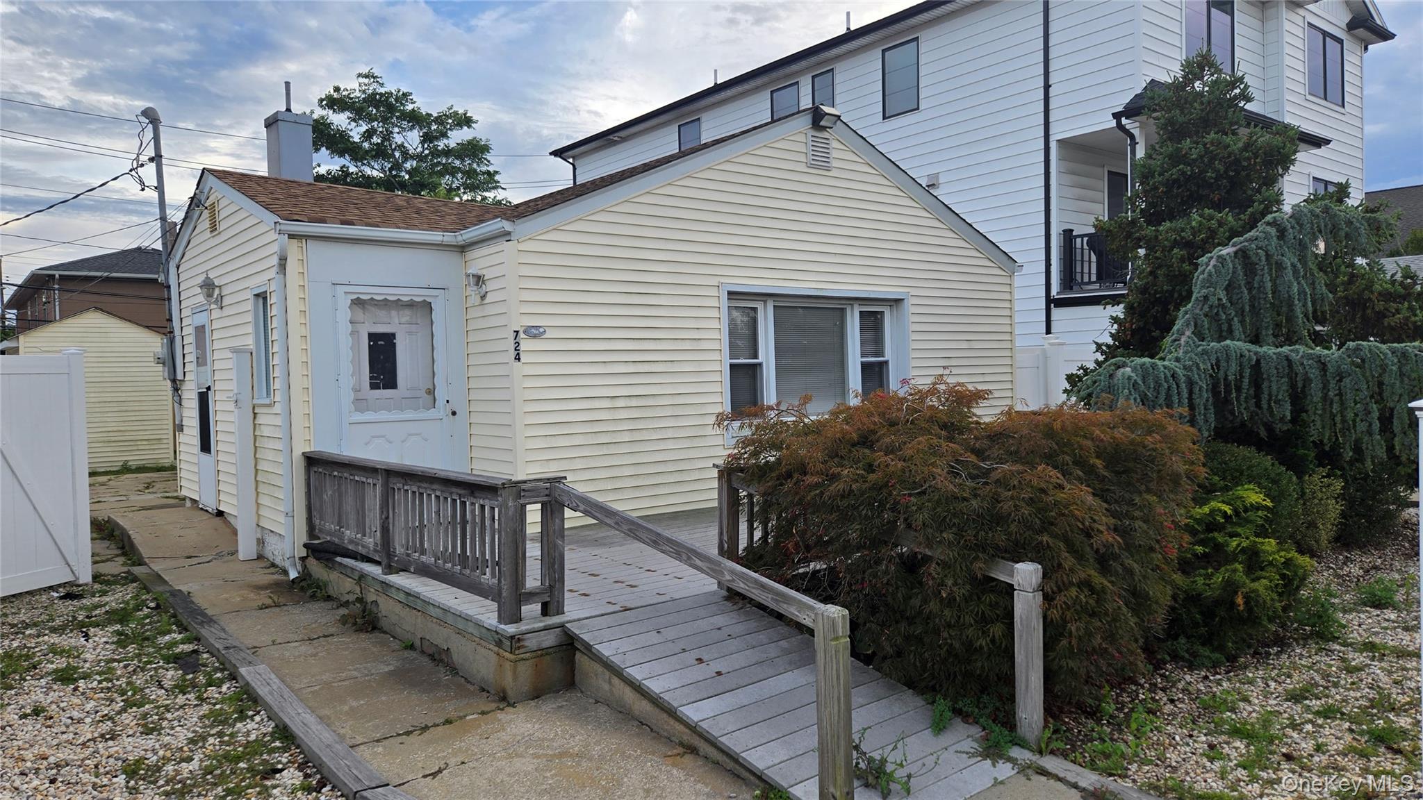 724 E Park Avenue, Long Beach, NY 11561