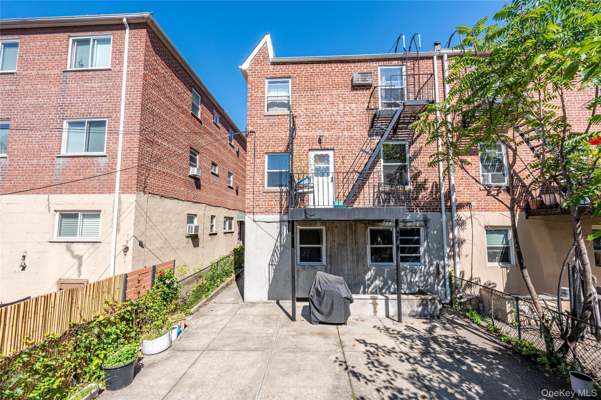 1318 Mace Avenue, Bronx, NY 10469