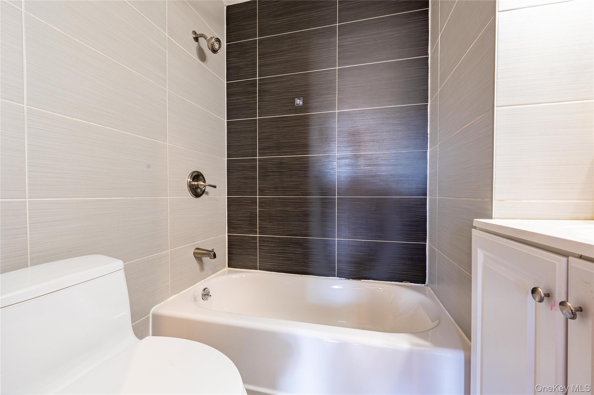 1318 Mace Avenue, Bronx, NY 10469