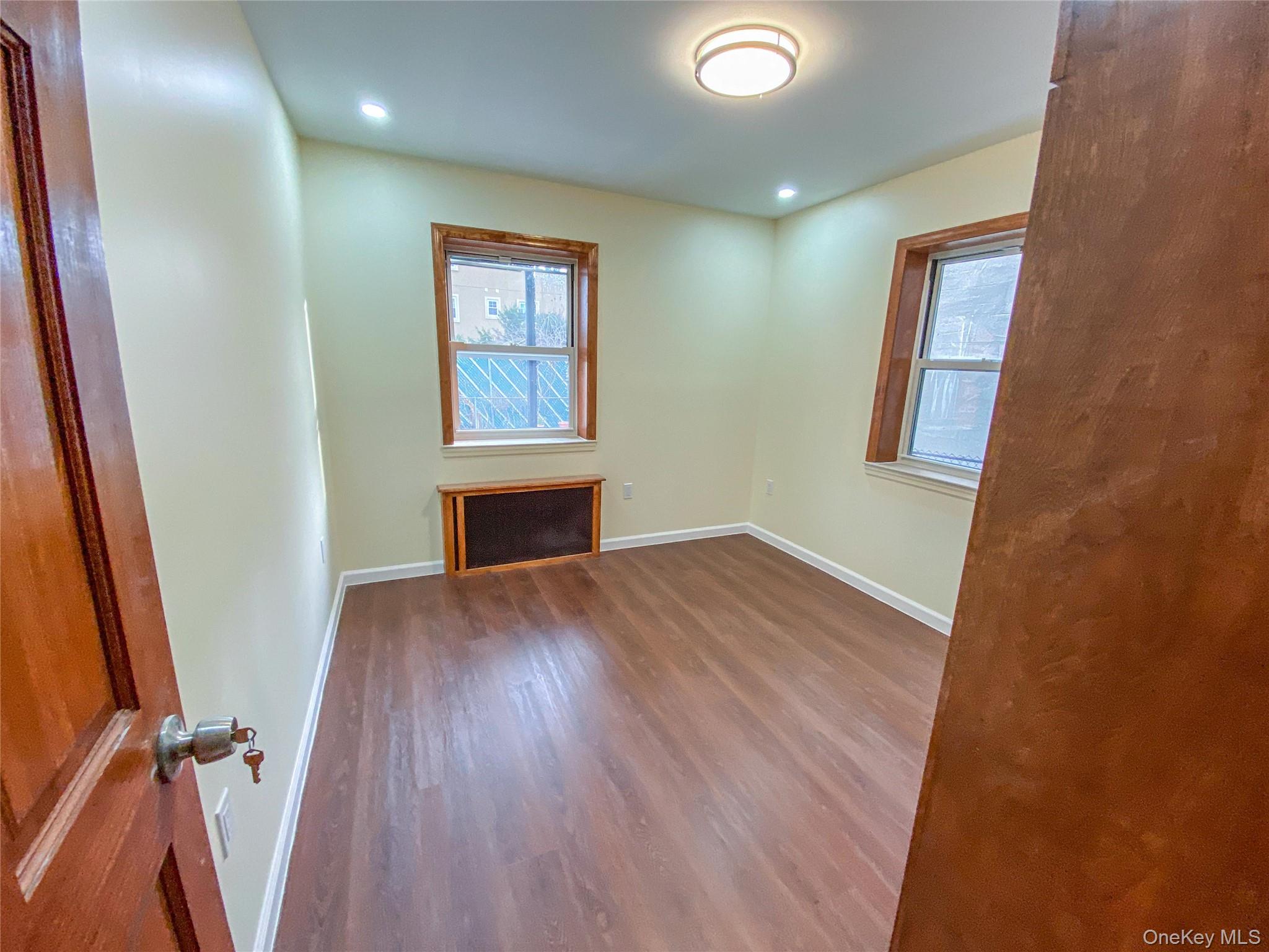 1318 Mace Avenue, Bronx, NY 10469