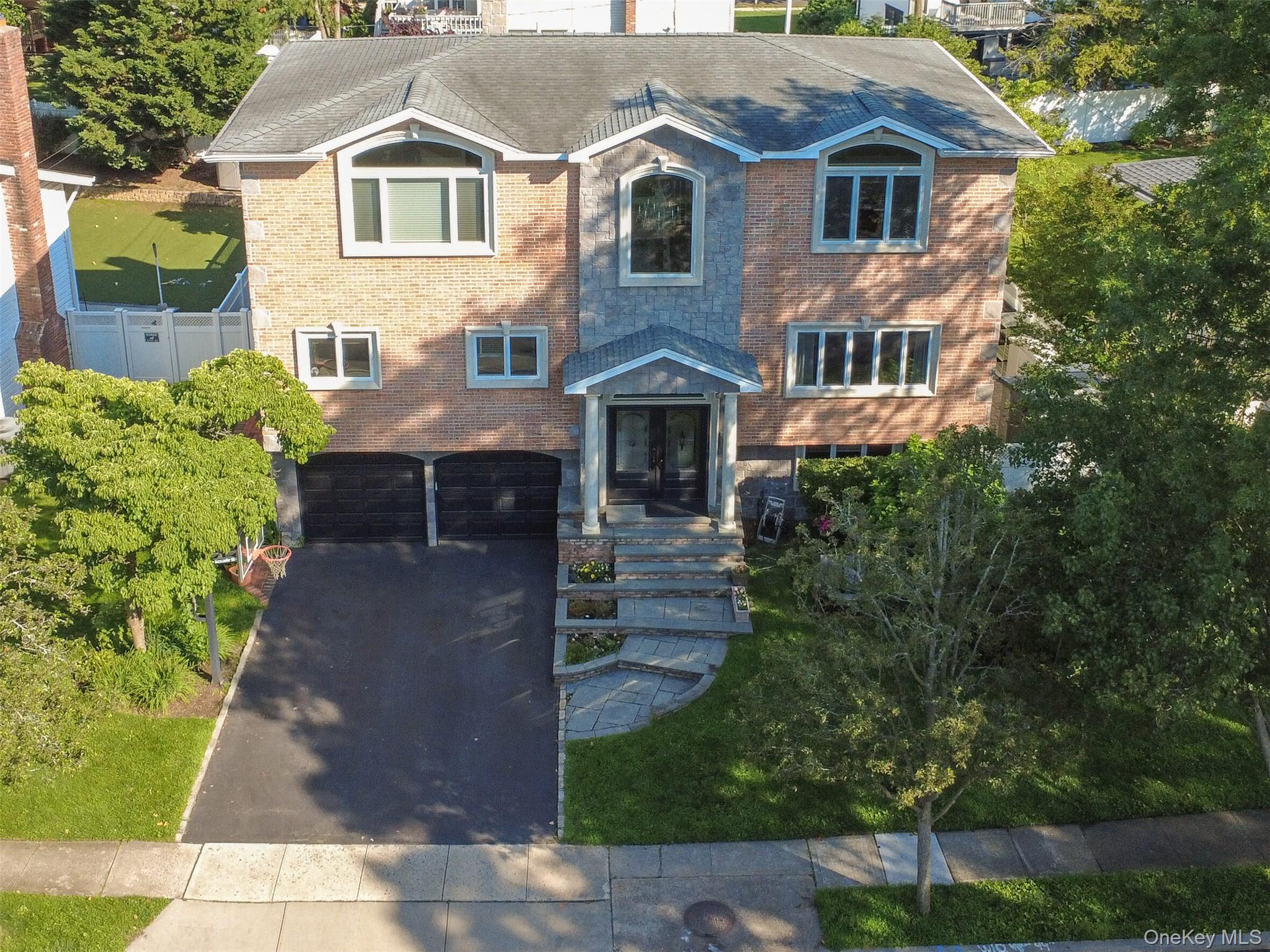 11 Fishermans Drive, Port Washington, NY 11050