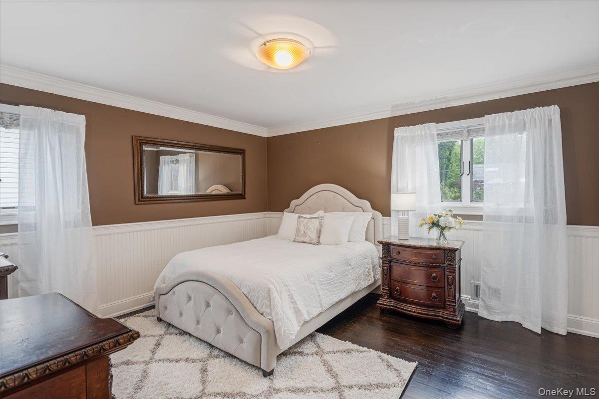 11 Fishermans Drive, Port Washington, NY 11050