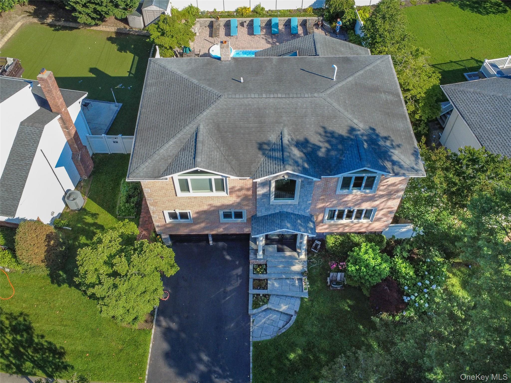 11 Fishermans Drive, Port Washington, NY 11050