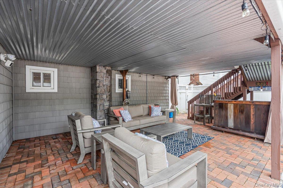 11 Fishermans Drive, Port Washington, NY 11050