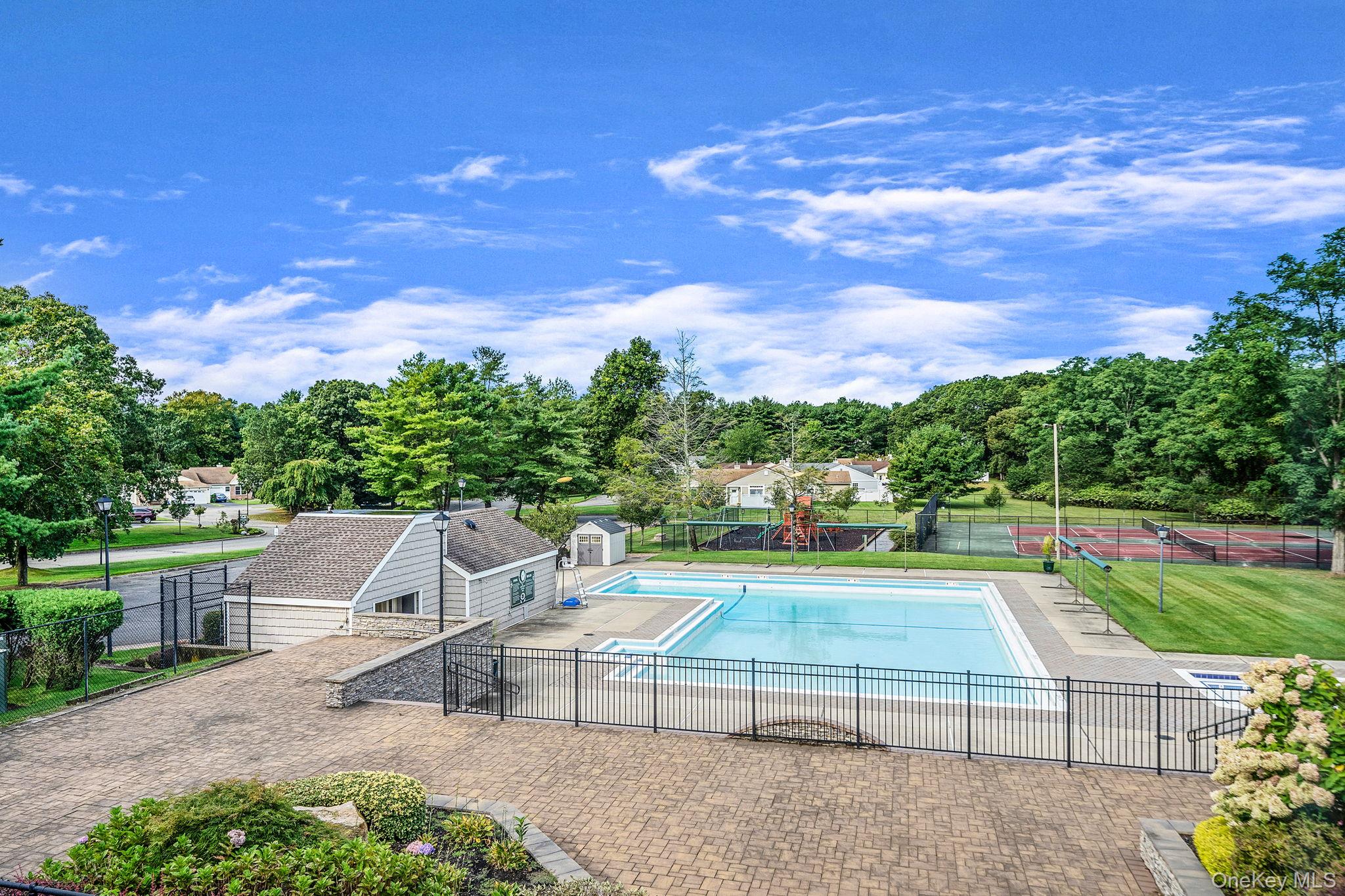 7 Mallard Path, Coram, NY 11727