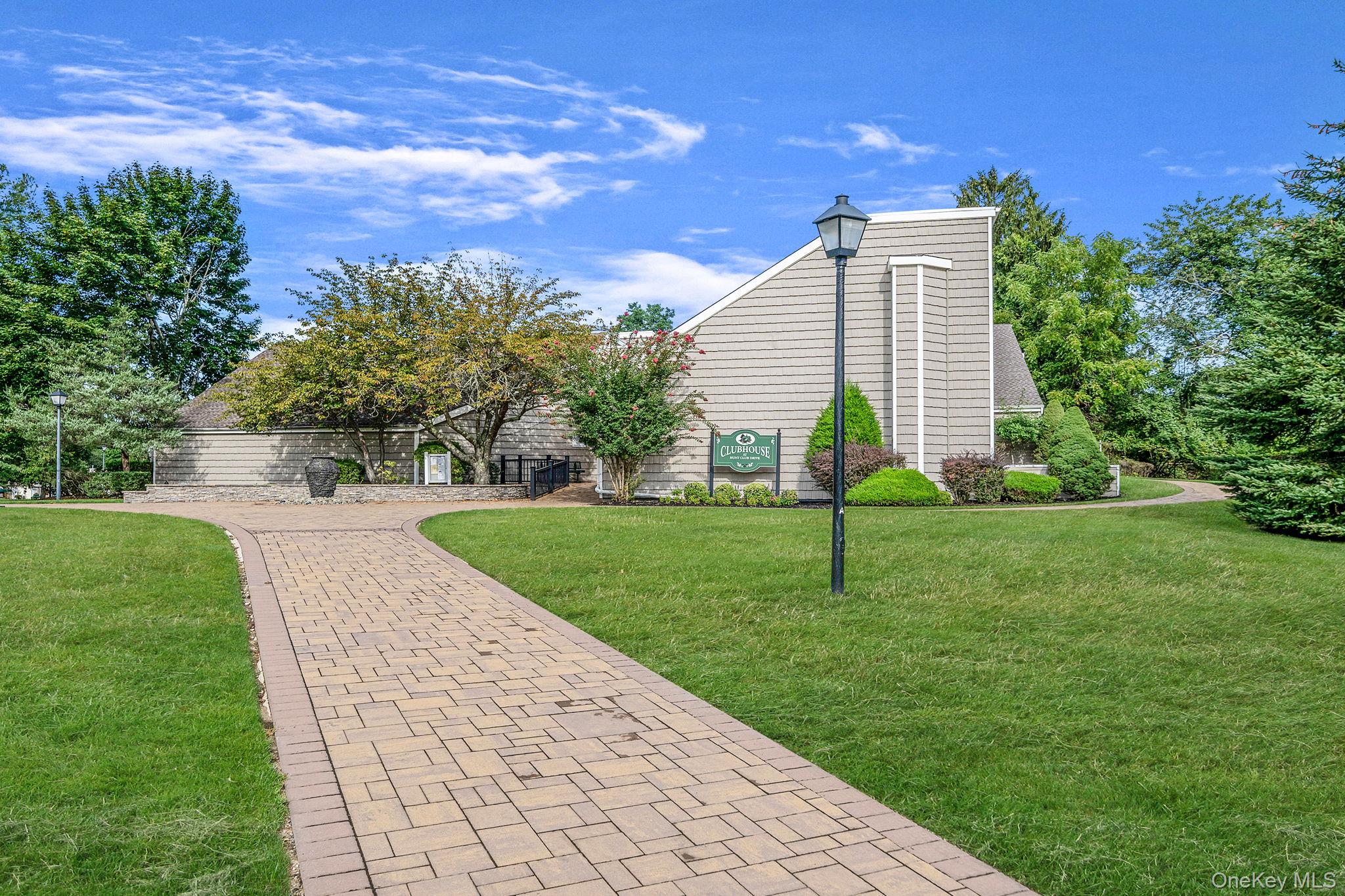 7 Mallard Path, Coram, NY 11727