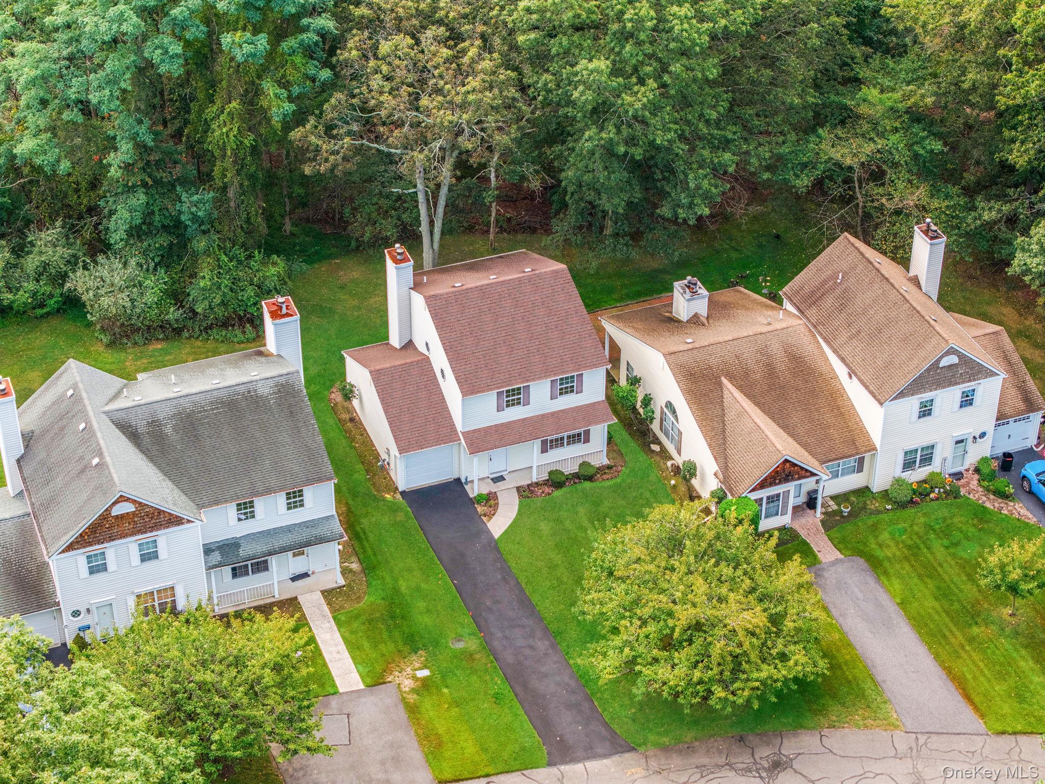 7 Mallard Path, Coram, NY 11727