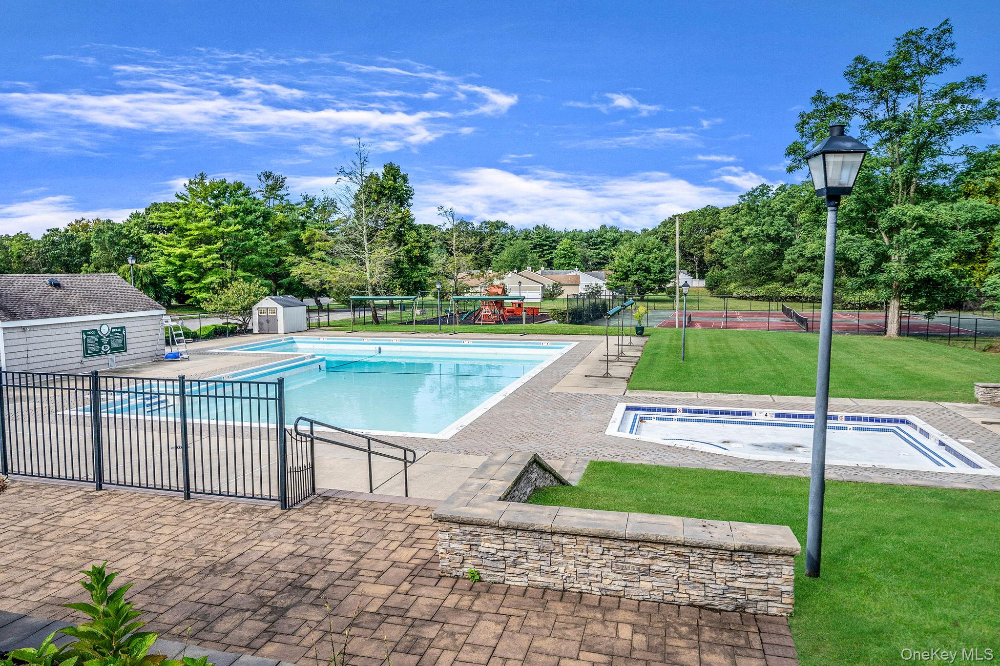 7 Mallard Path, Coram, NY 11727