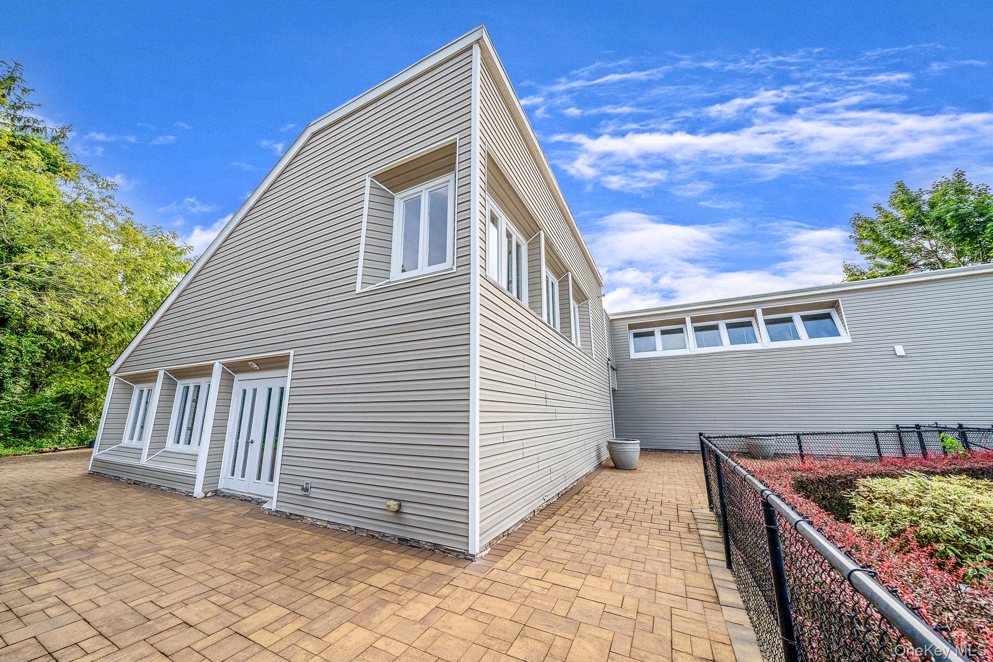 7 Mallard Path, Coram, NY 11727