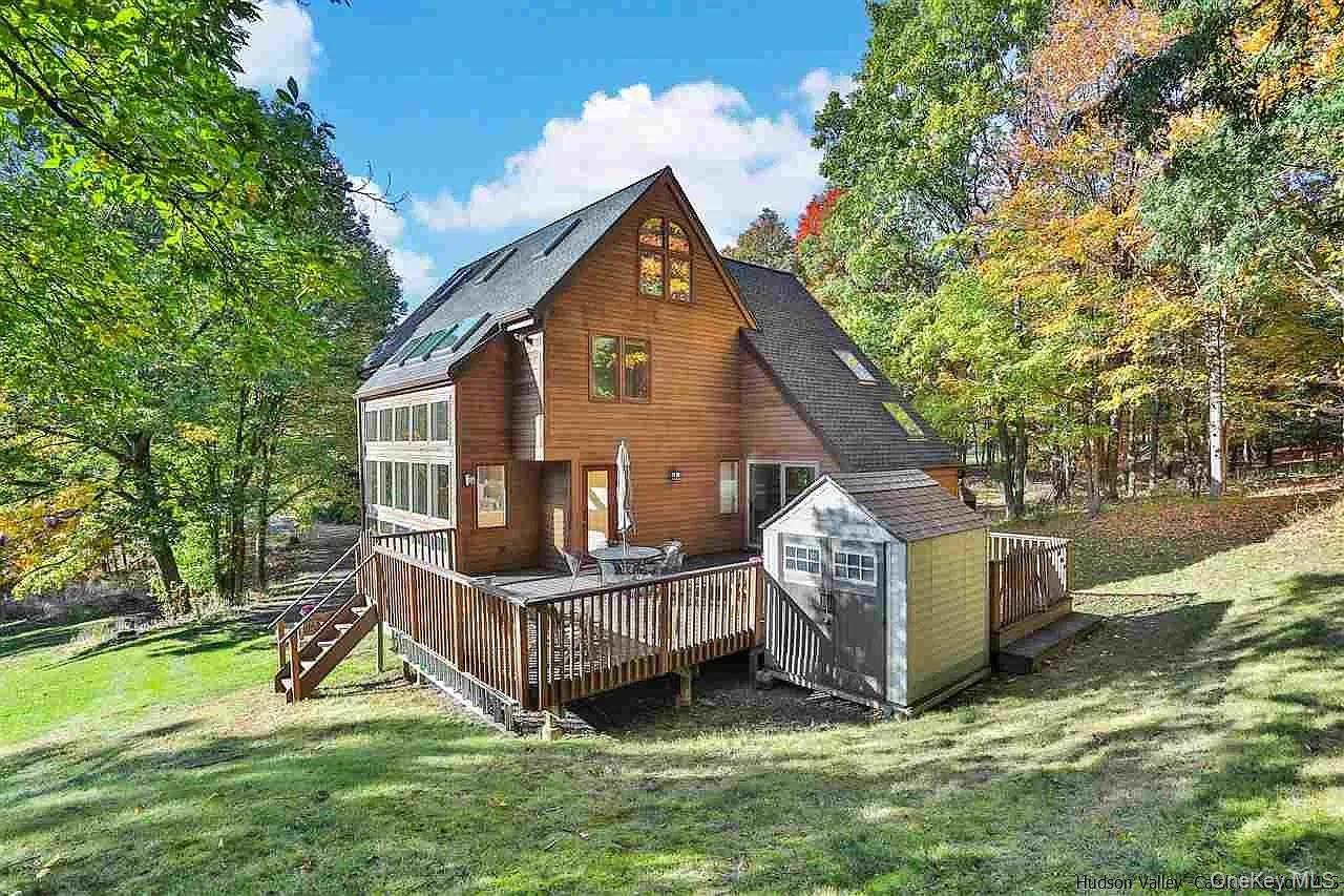 4 Spies Road, New Paltz, NY 12561