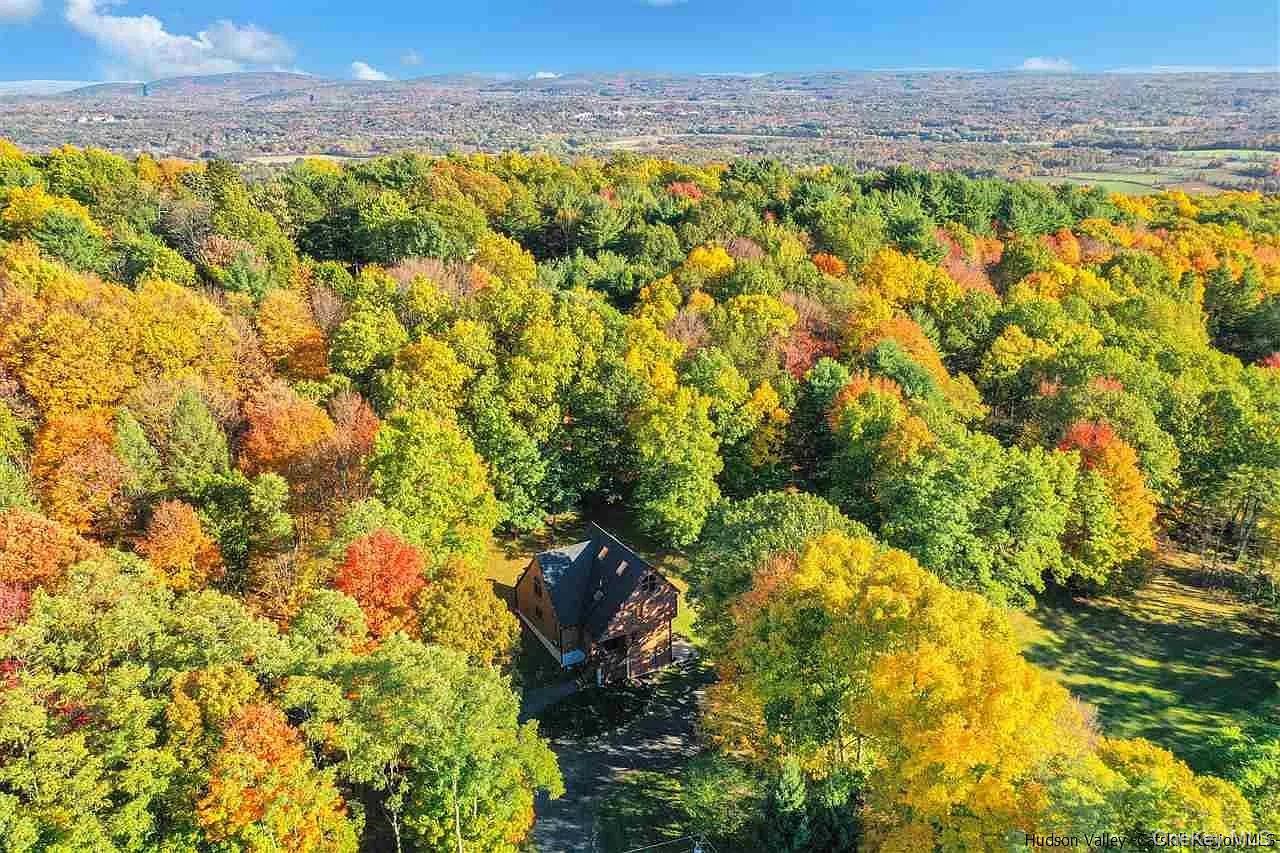 4 Spies Road, New Paltz, NY 12561