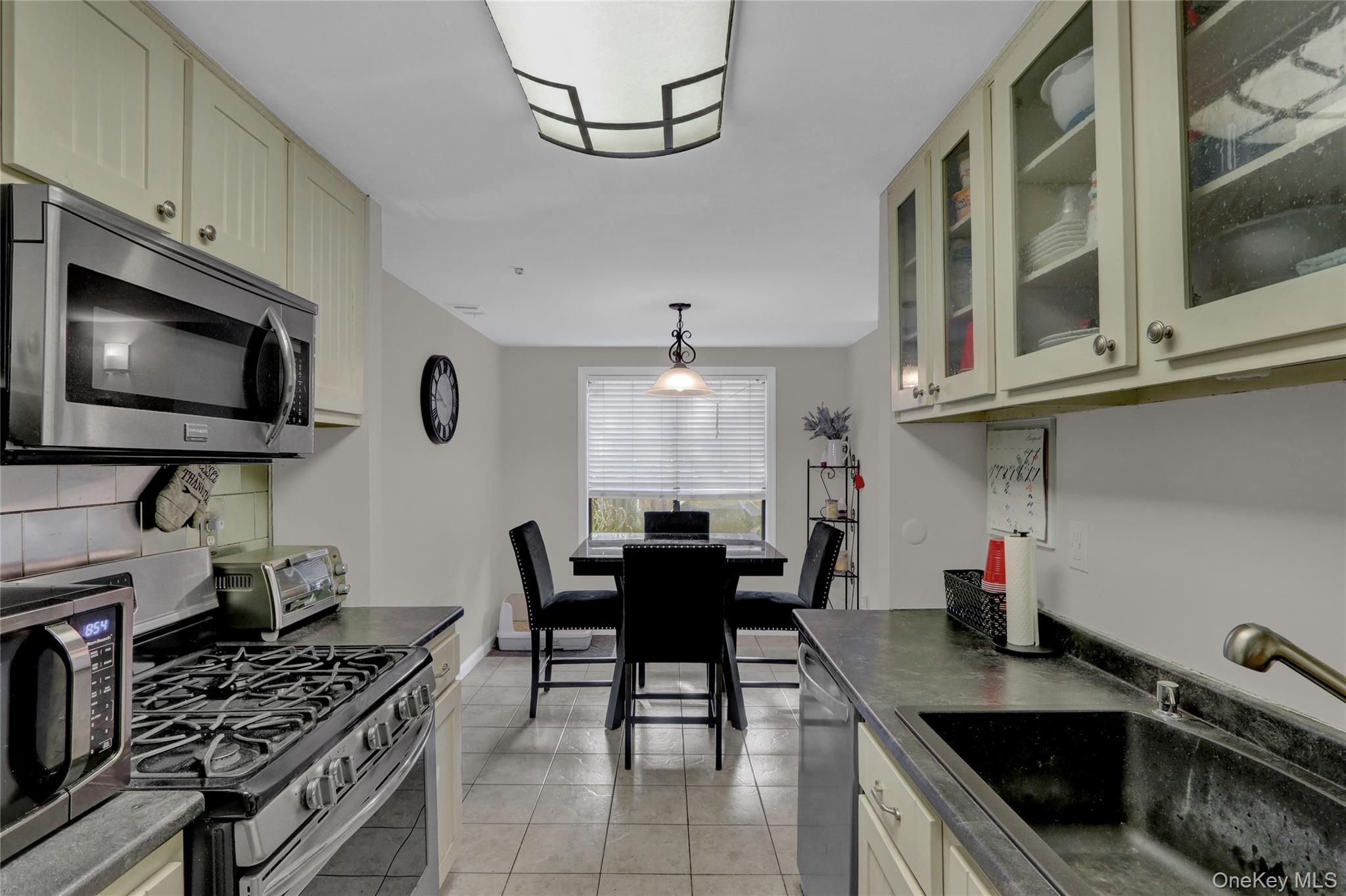 431 Clubhouse Court, Coram, NY 11727