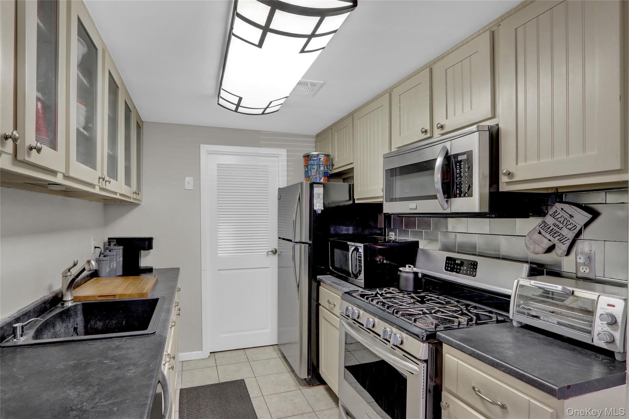 431 Clubhouse Court, Coram, NY 11727