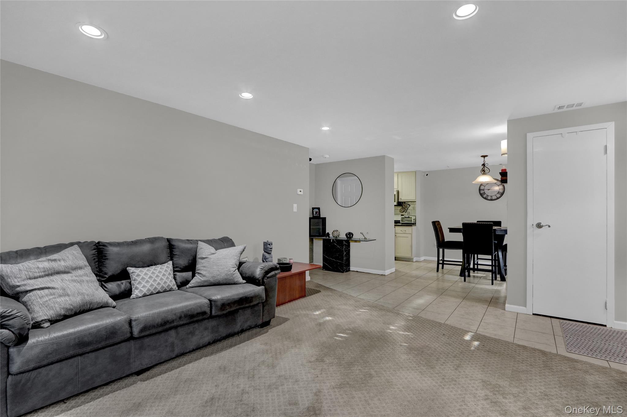 431 Clubhouse Court, Coram, NY 11727