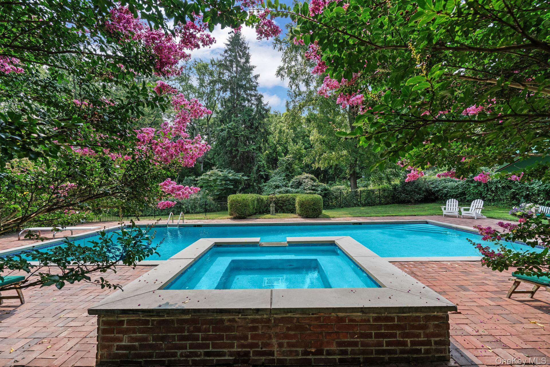 1 Beardsley Lane, Lloyd Harbor, NY 11743