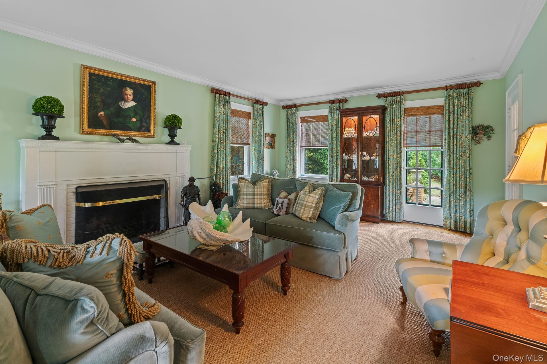 1 Beardsley Lane, Lloyd Harbor, NY 11743