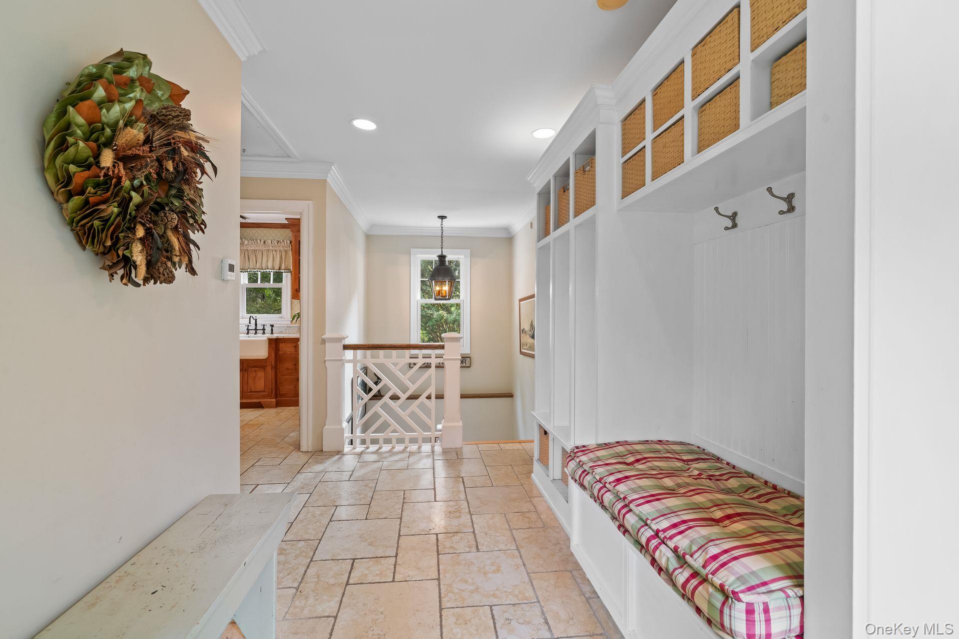 1 Beardsley Lane, Lloyd Harbor, NY 11743