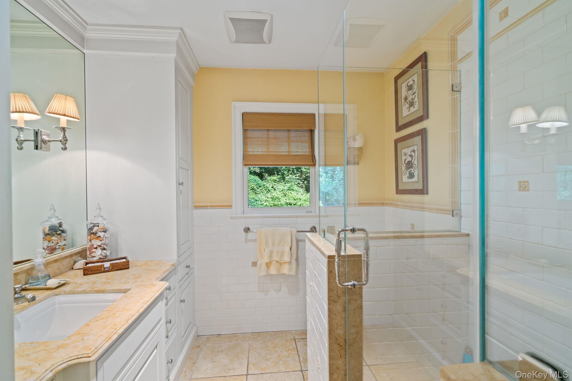 1 Beardsley Lane, Lloyd Harbor, NY 11743