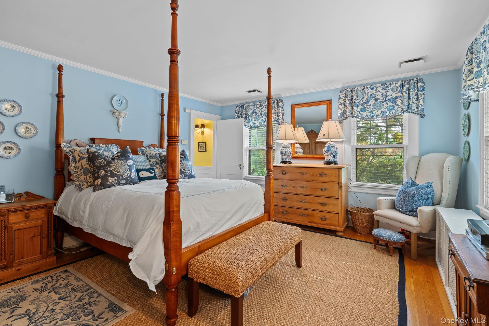 1 Beardsley Lane, Lloyd Harbor, NY 11743