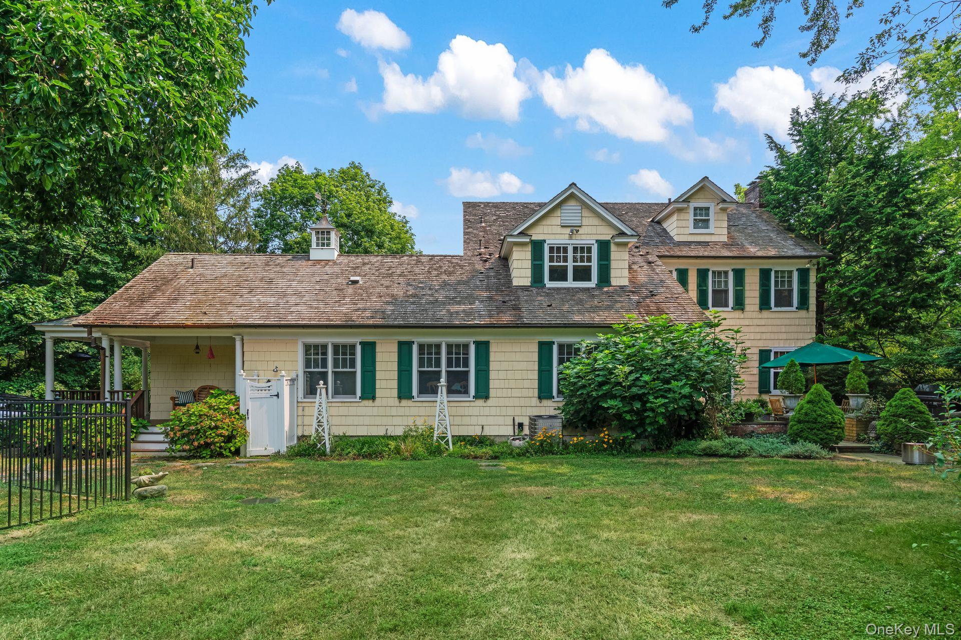 1 Beardsley Lane, Lloyd Harbor, NY 11743