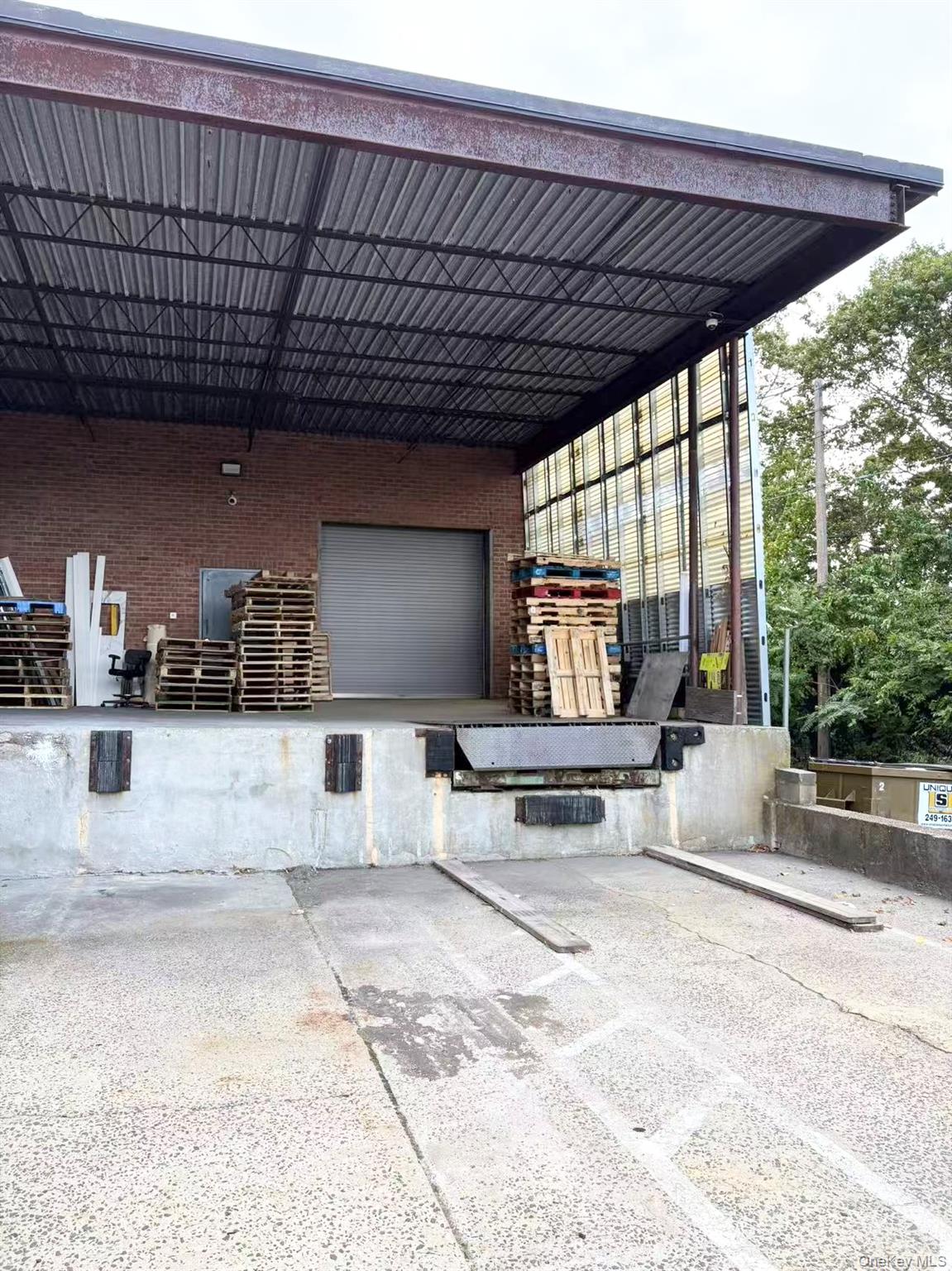 30 Commercial Court, Plainview, NY 11803