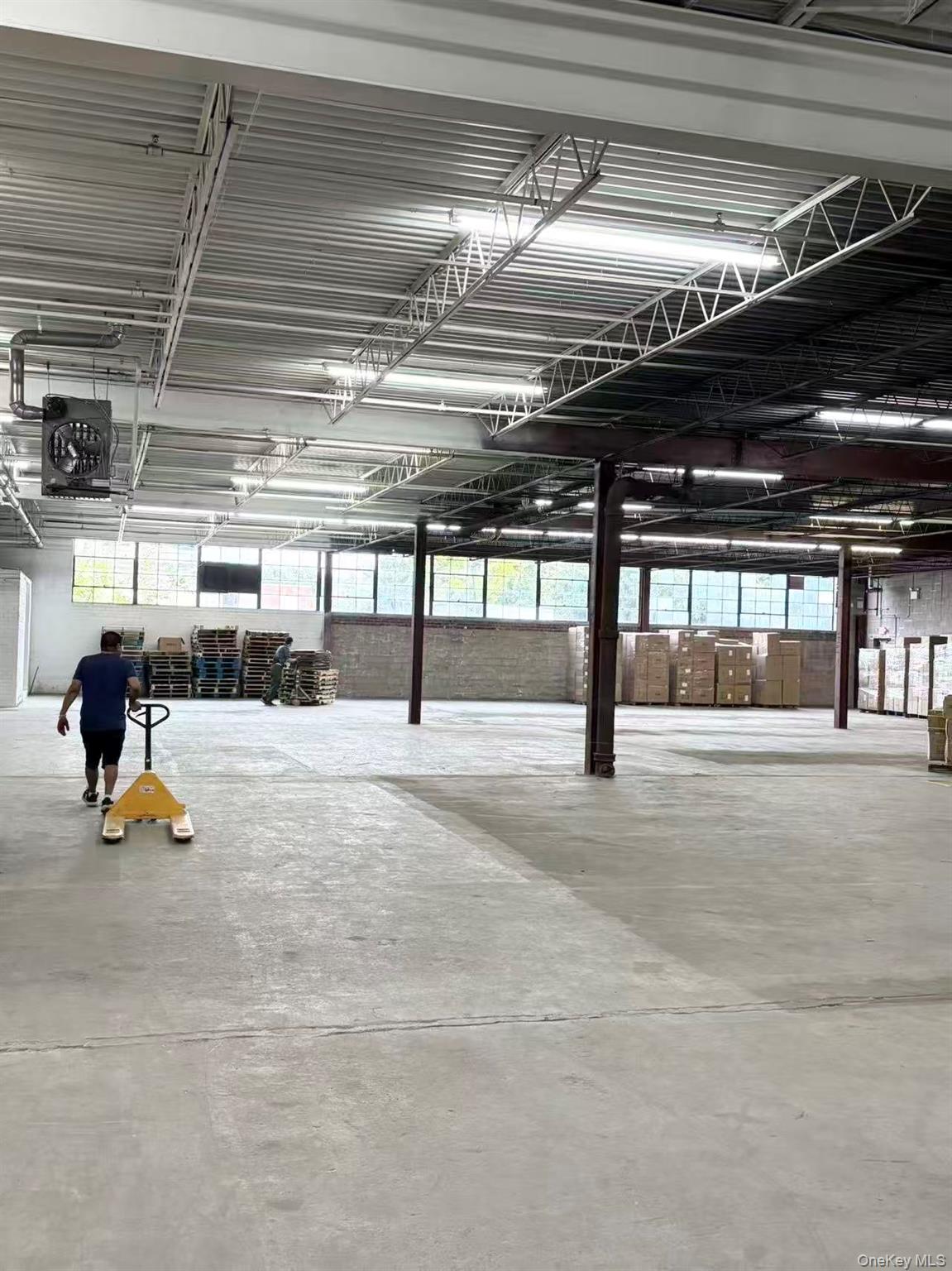 30 Commercial Court, Plainview, NY 11803