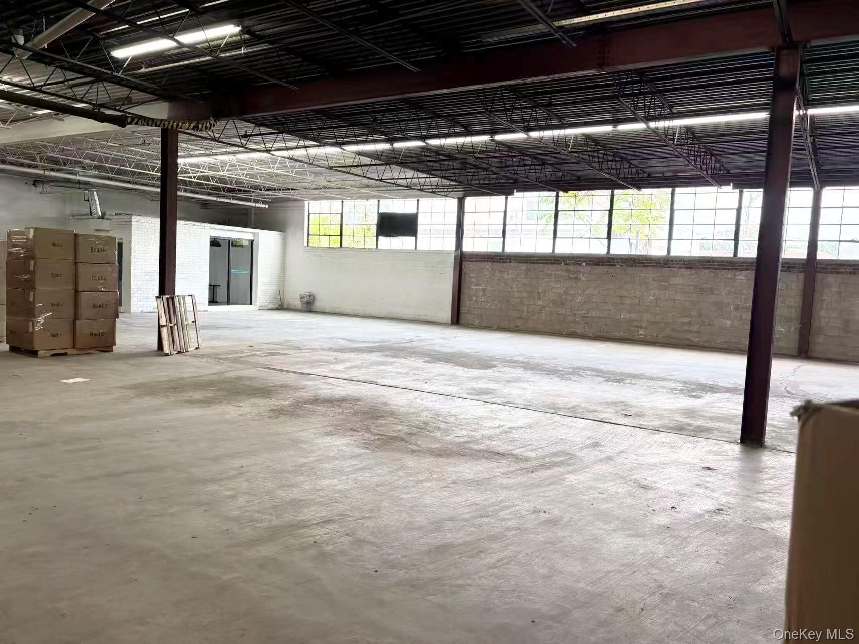 30 Commercial Court, Plainview, NY 11803