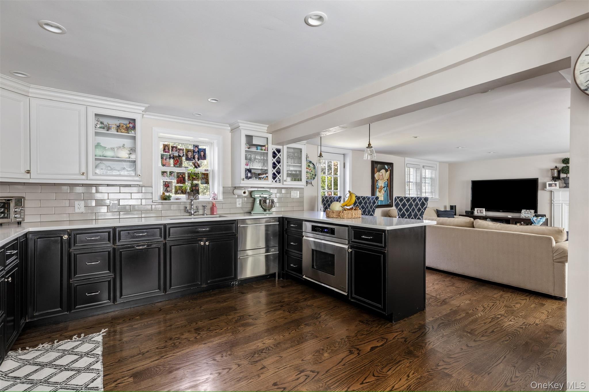 23 Old Westbury Rd, Old Westbury, NY 11568