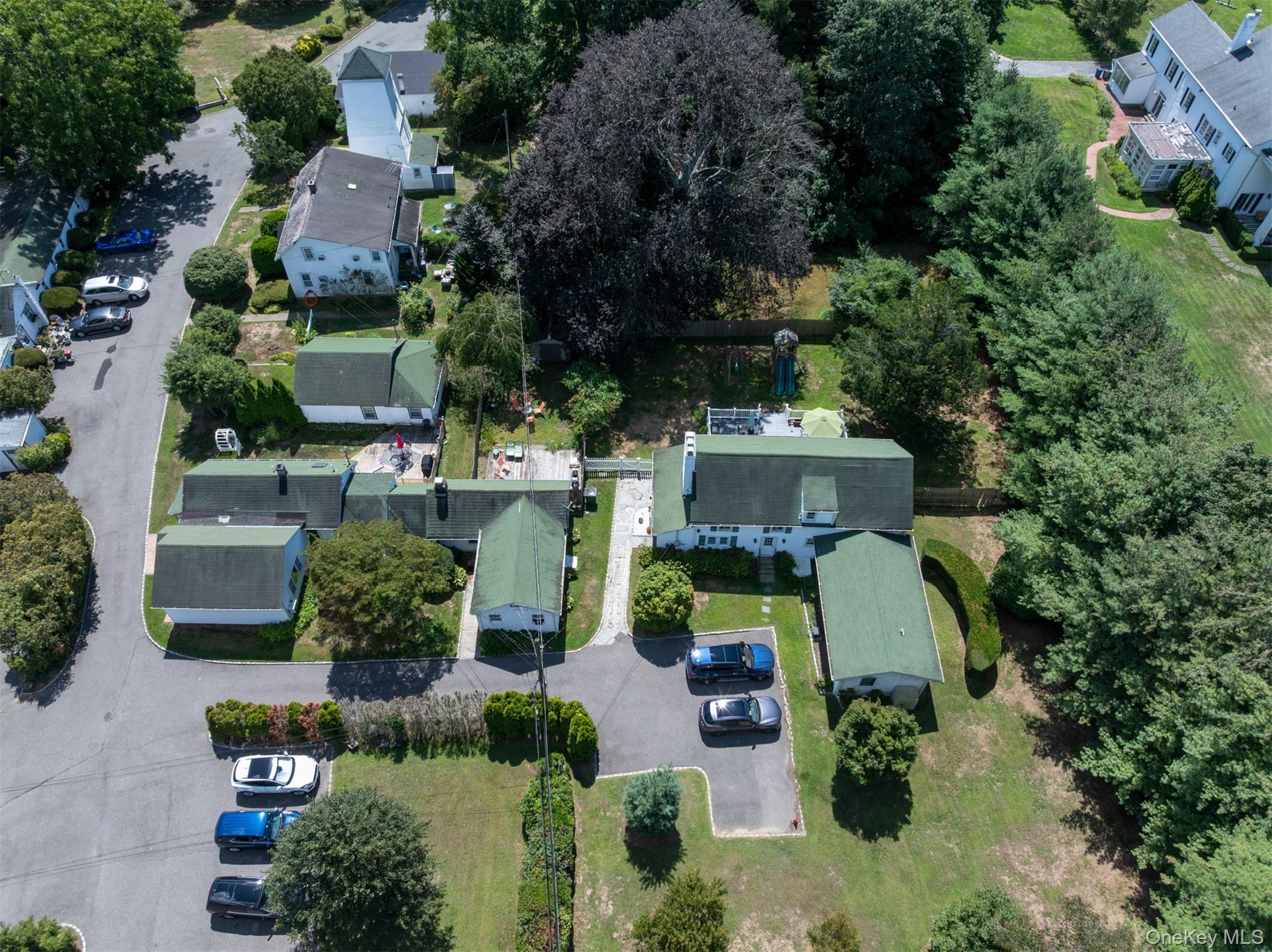 23 Old Westbury Rd, Old Westbury, NY 11568