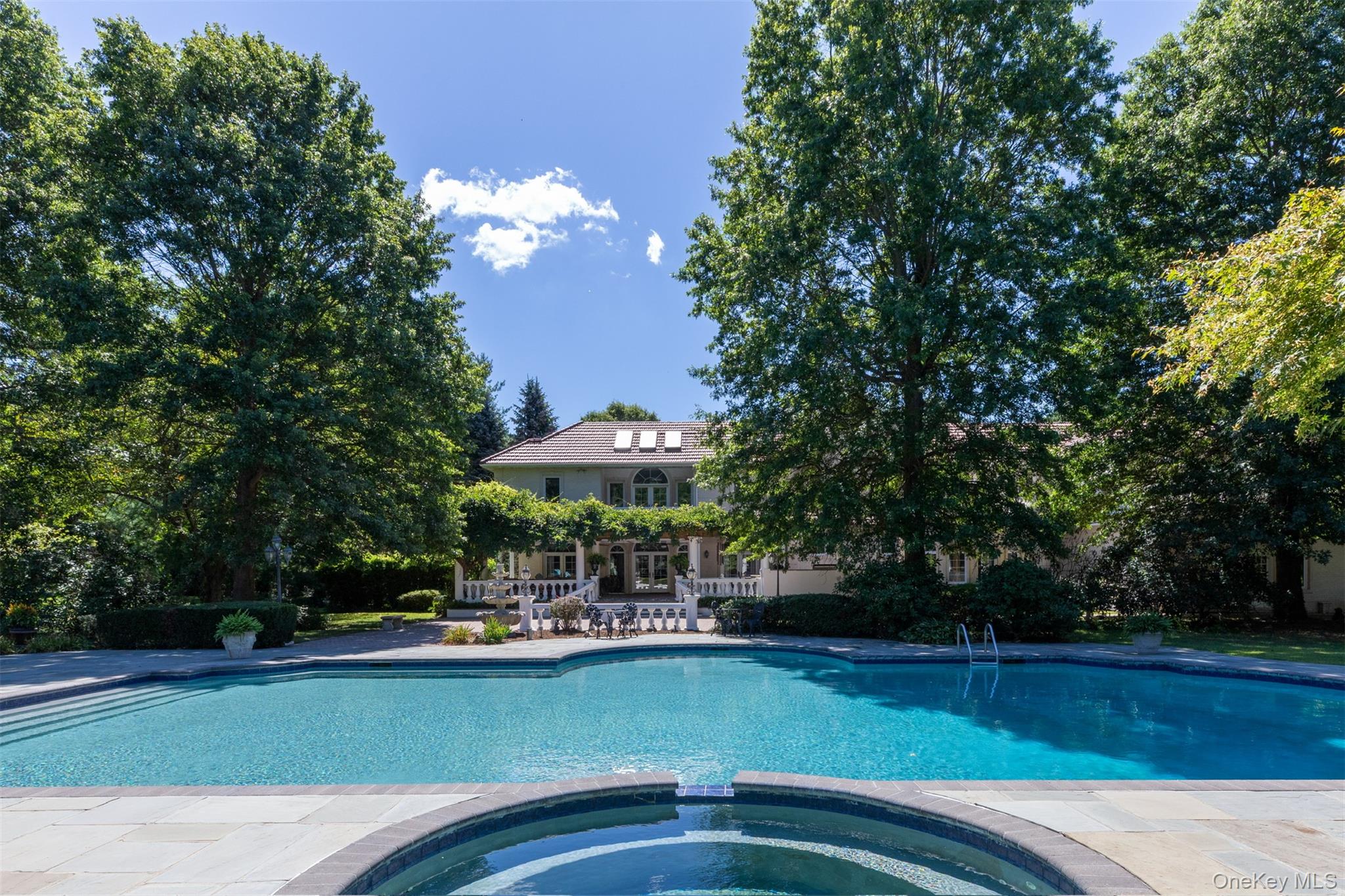 23 Old Westbury Rd, Old Westbury, NY 11568