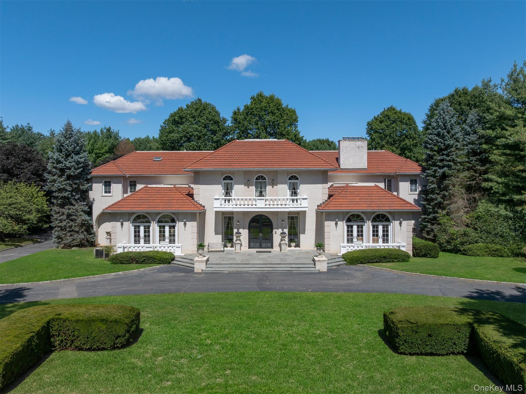 23 Old Westbury Rd, Old Westbury, NY 11568