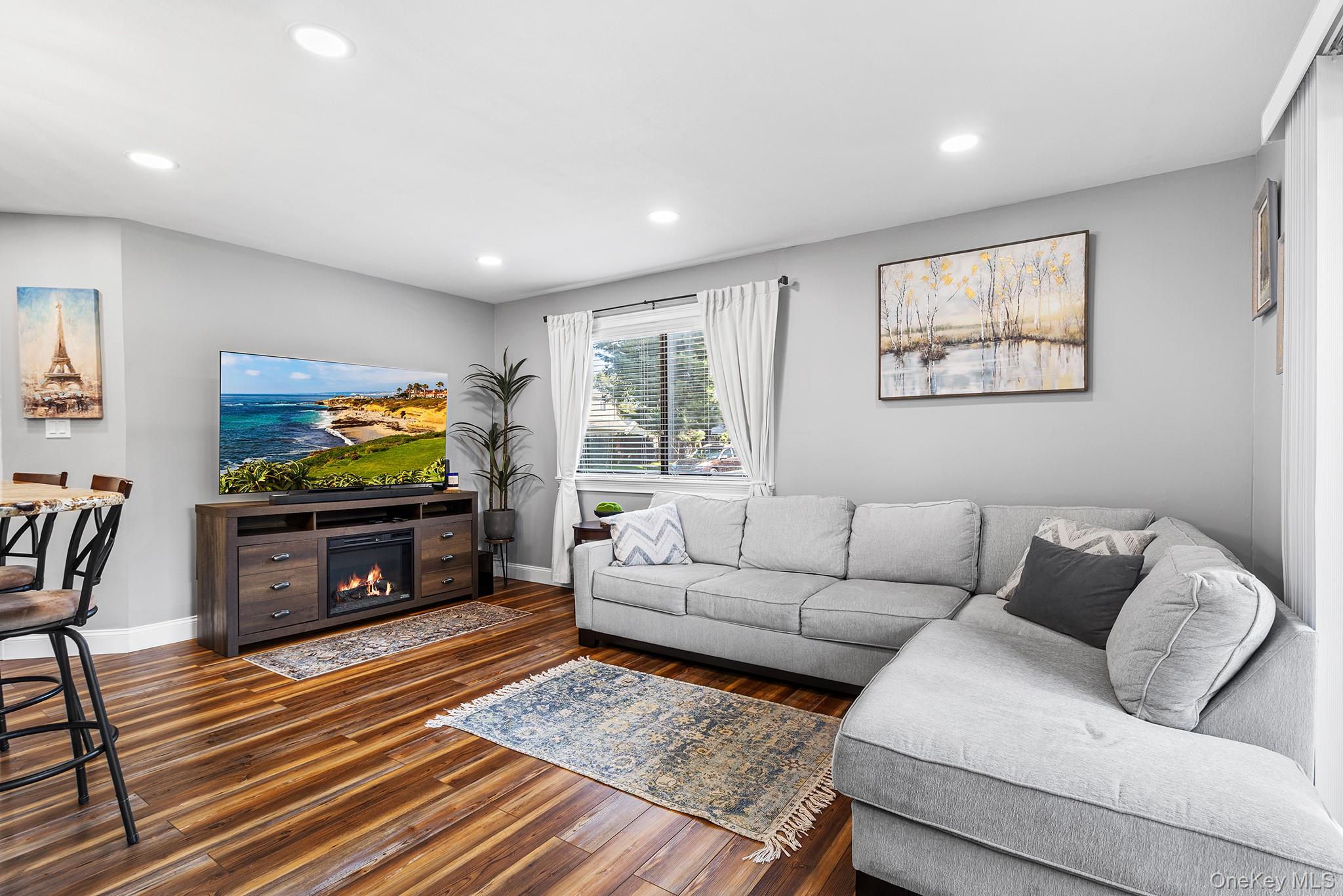 615 Broadway # 21, Amityville, NY 11701