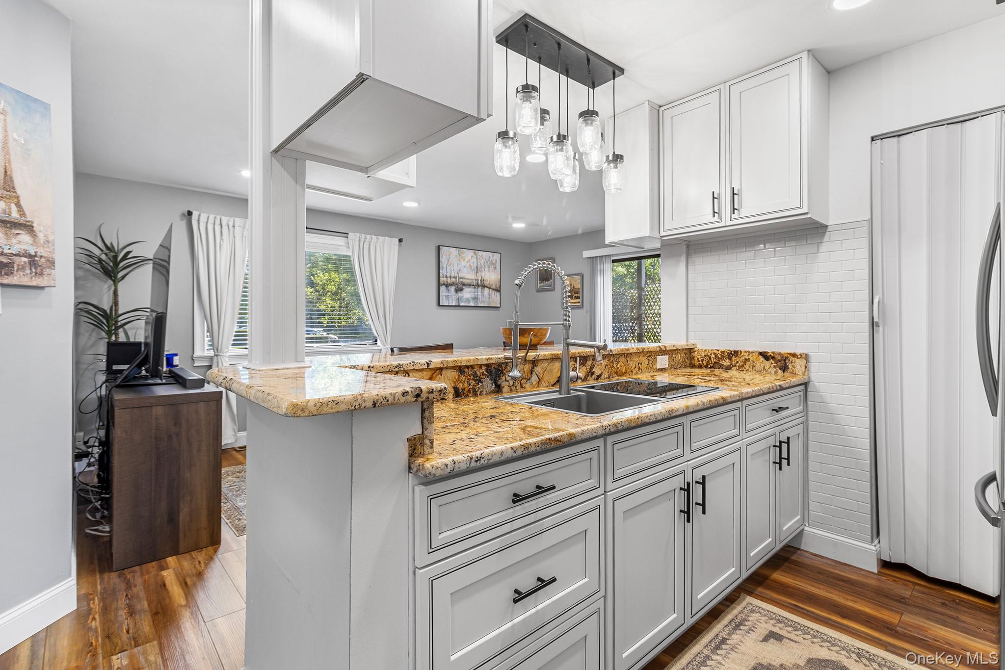 615 Broadway # 21, Amityville, NY 11701