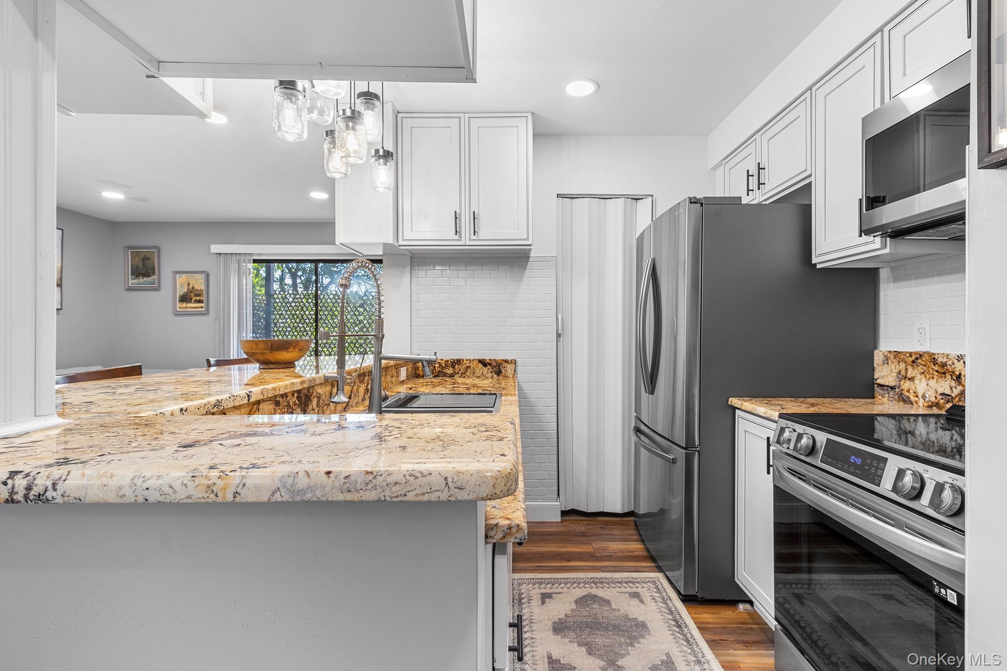 615 Broadway # 21, Amityville, NY 11701