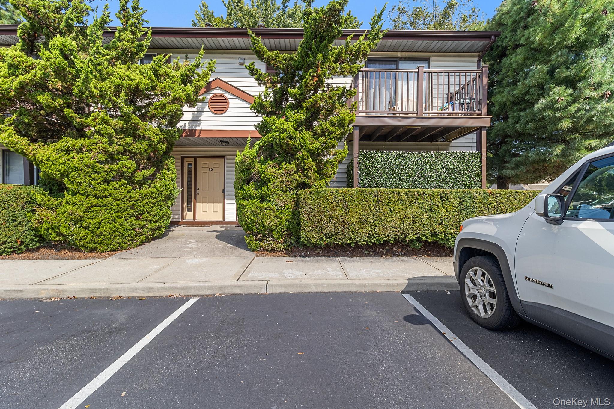 615 Broadway # 21, Amityville, NY 11701