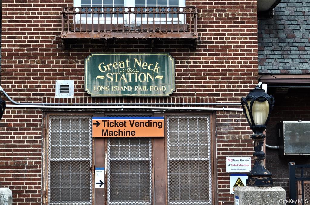 221 Middleneck Road # M-2, Great Neck, NY 11021