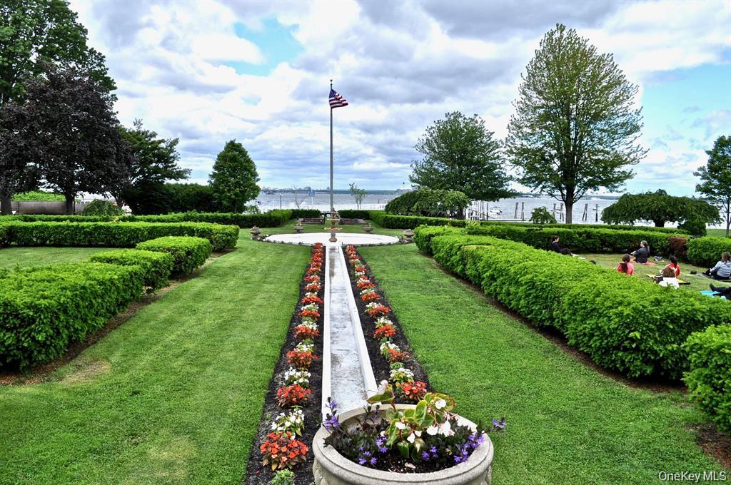 221 Middleneck Road # M-2, Great Neck, NY 11021