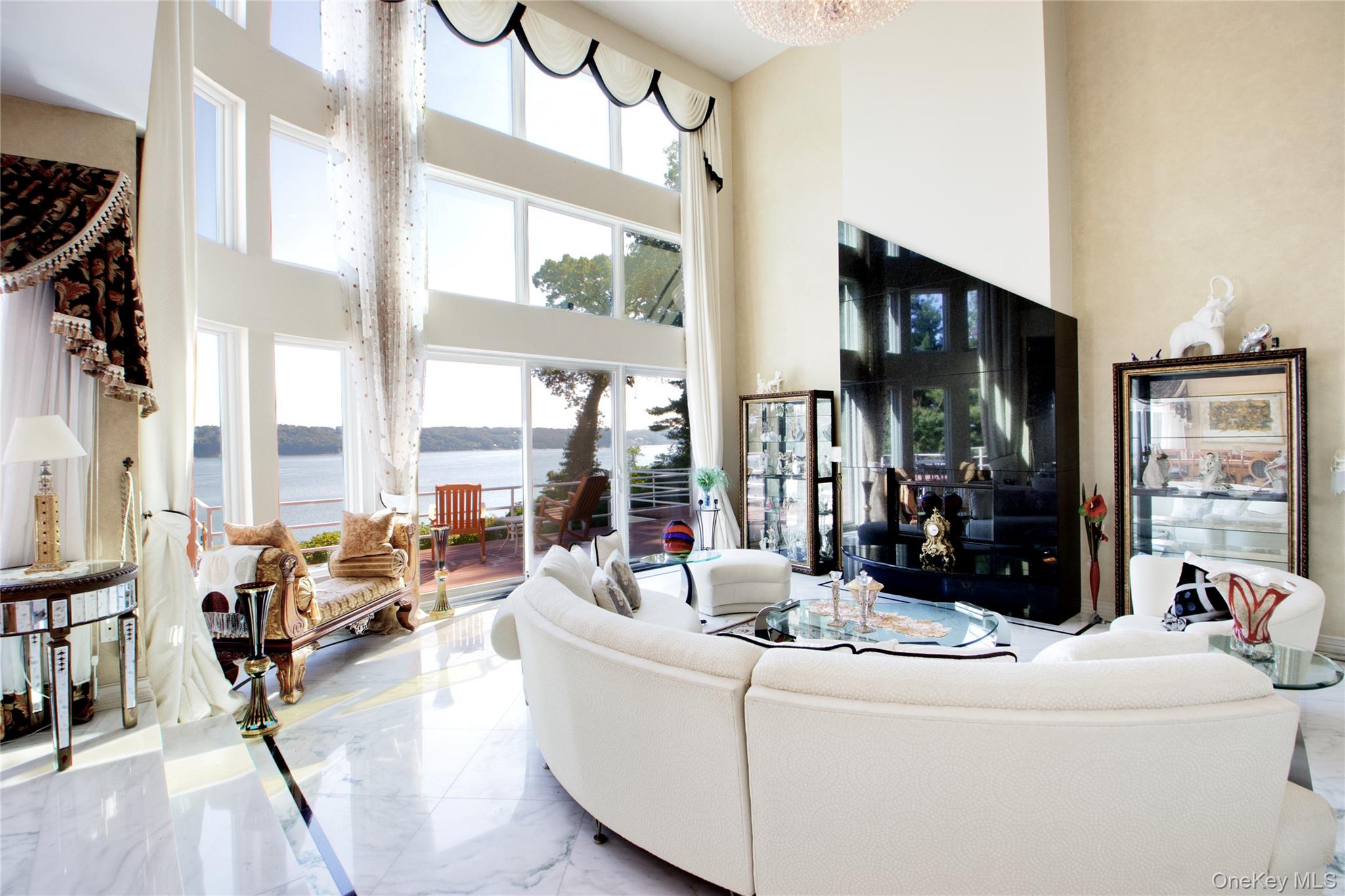 26 Tennis Court Road, Oyster Bay, NY 11771