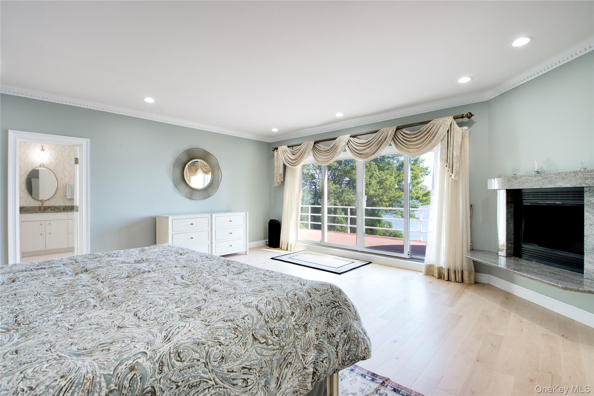 26 Tennis Court Road, Oyster Bay, NY 11771