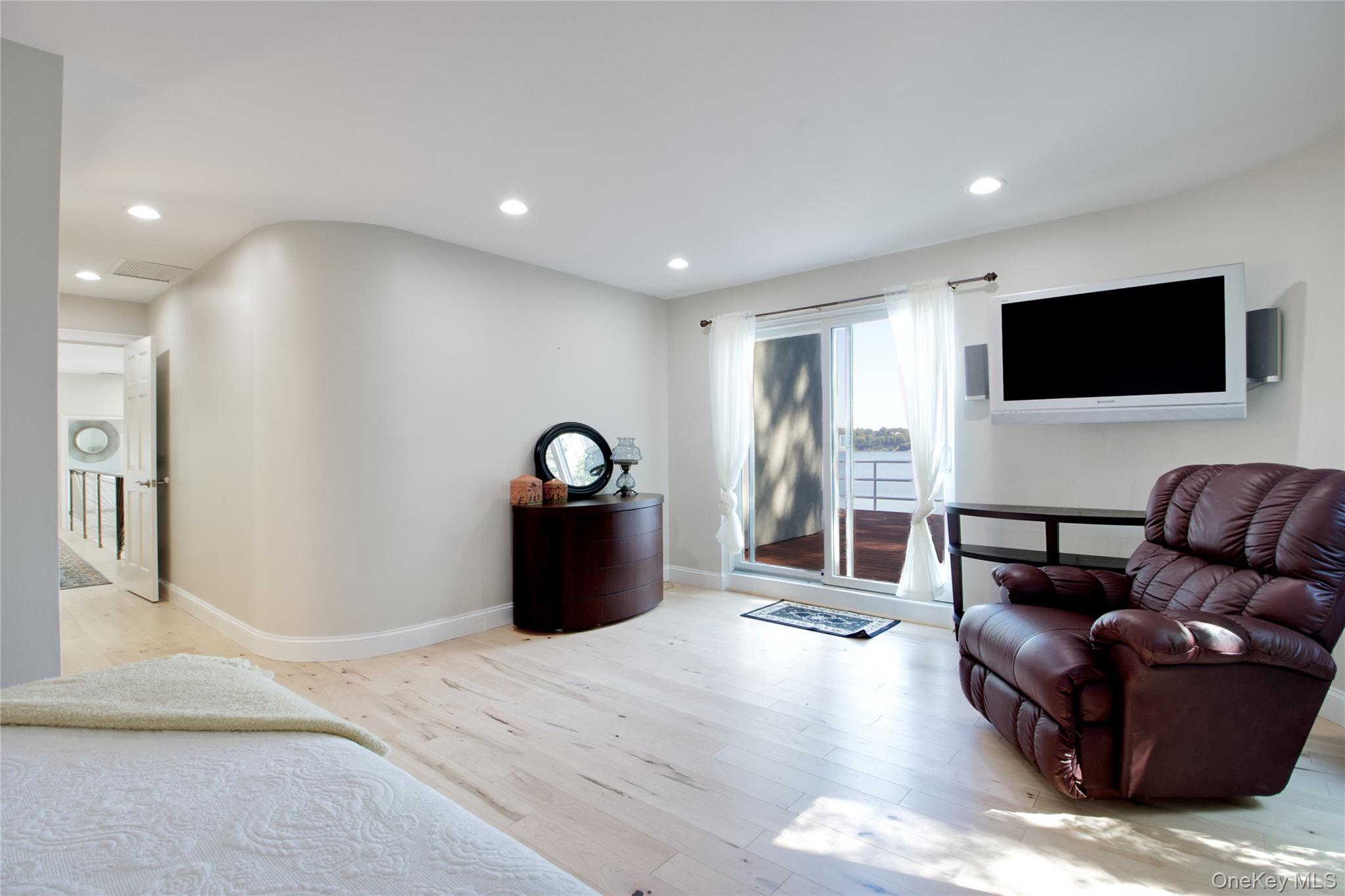 26 Tennis Court Road, Oyster Bay, NY 11771