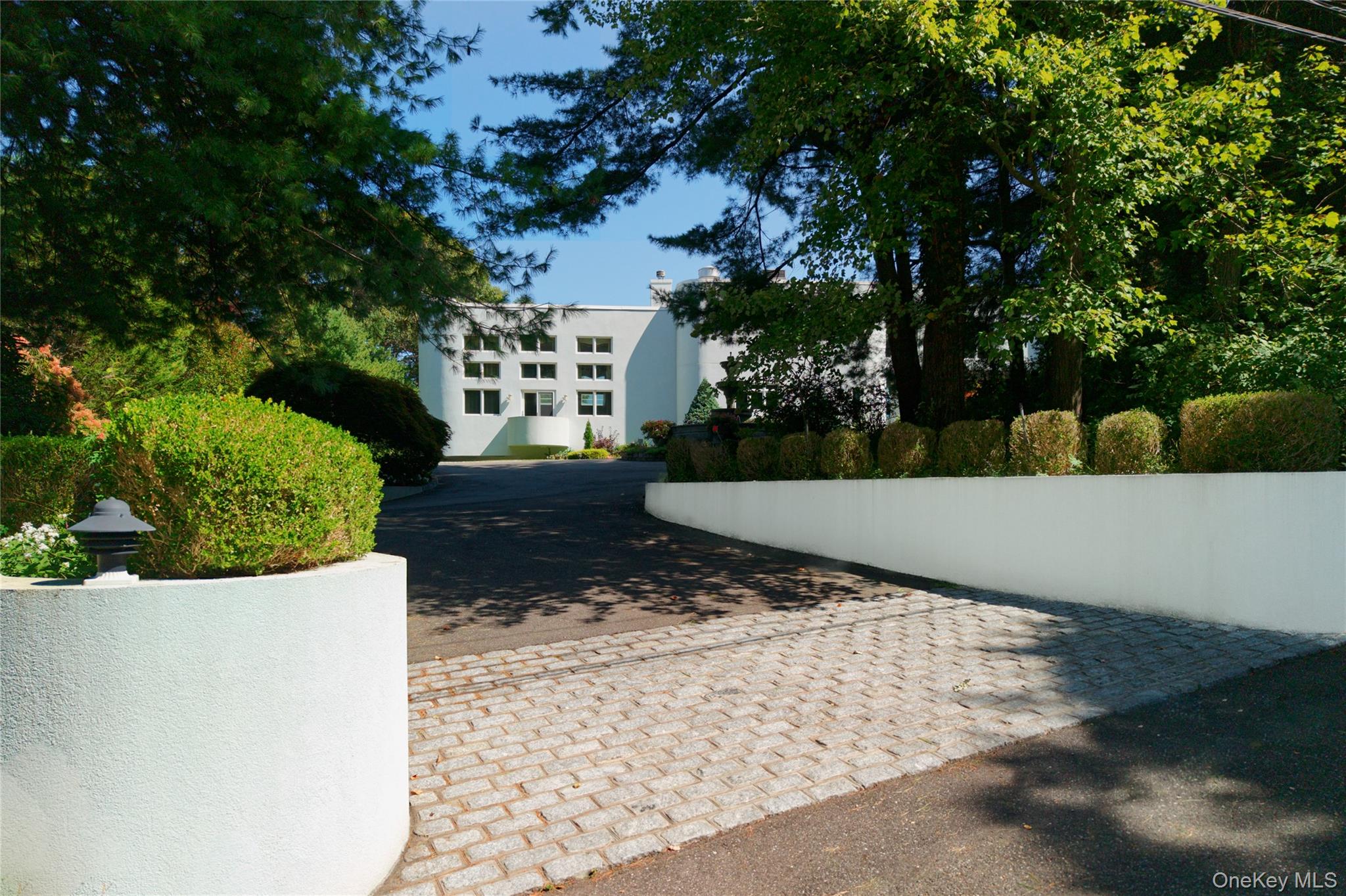 26 Tennis Court Road, Oyster Bay, NY 11771